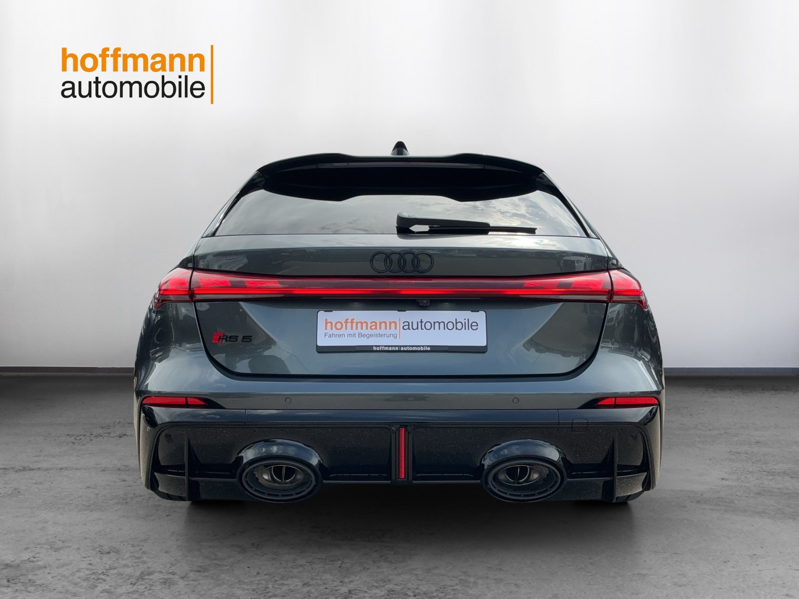 AUDI RS 5 Avant TFSI 470 kW Tiptronic quattro-image-4