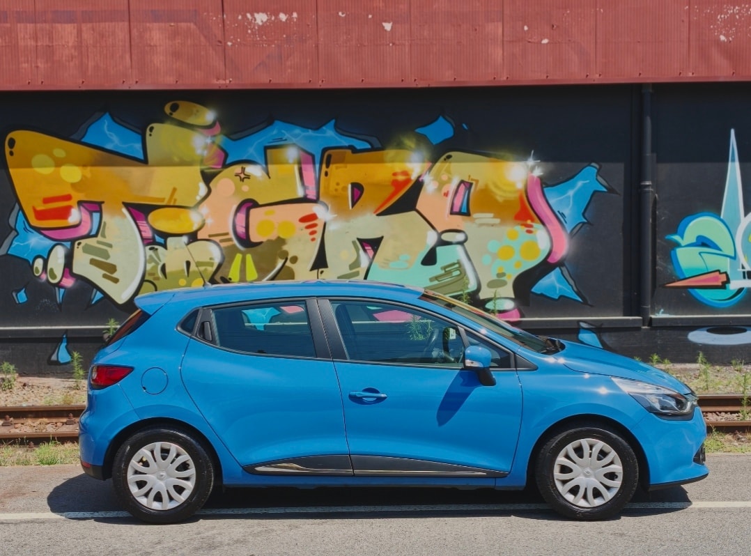 RENAULT Clio 1.2 16V Authentique-image-6