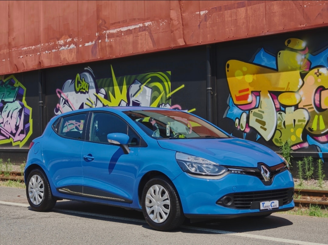 RENAULT Clio 1.2 16V Authentique-image-5