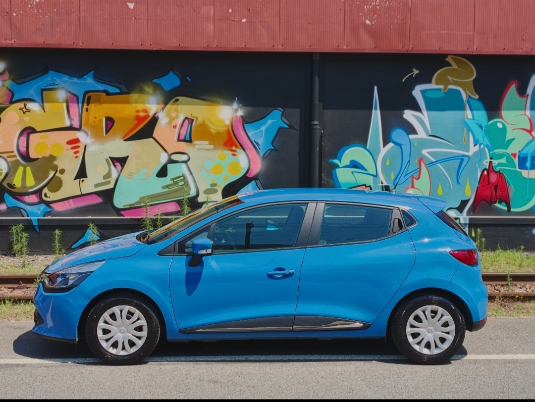 RENAULT Clio 1.2 16V Authentique-image-2