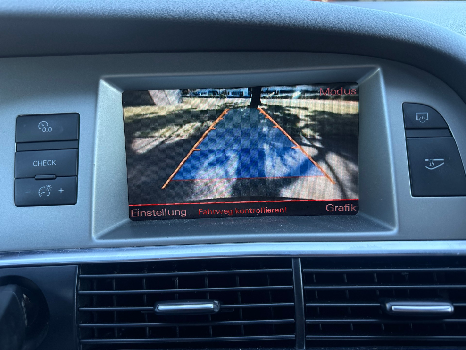 AUDI A6 allroad 3.0 TDI quattro-image-9