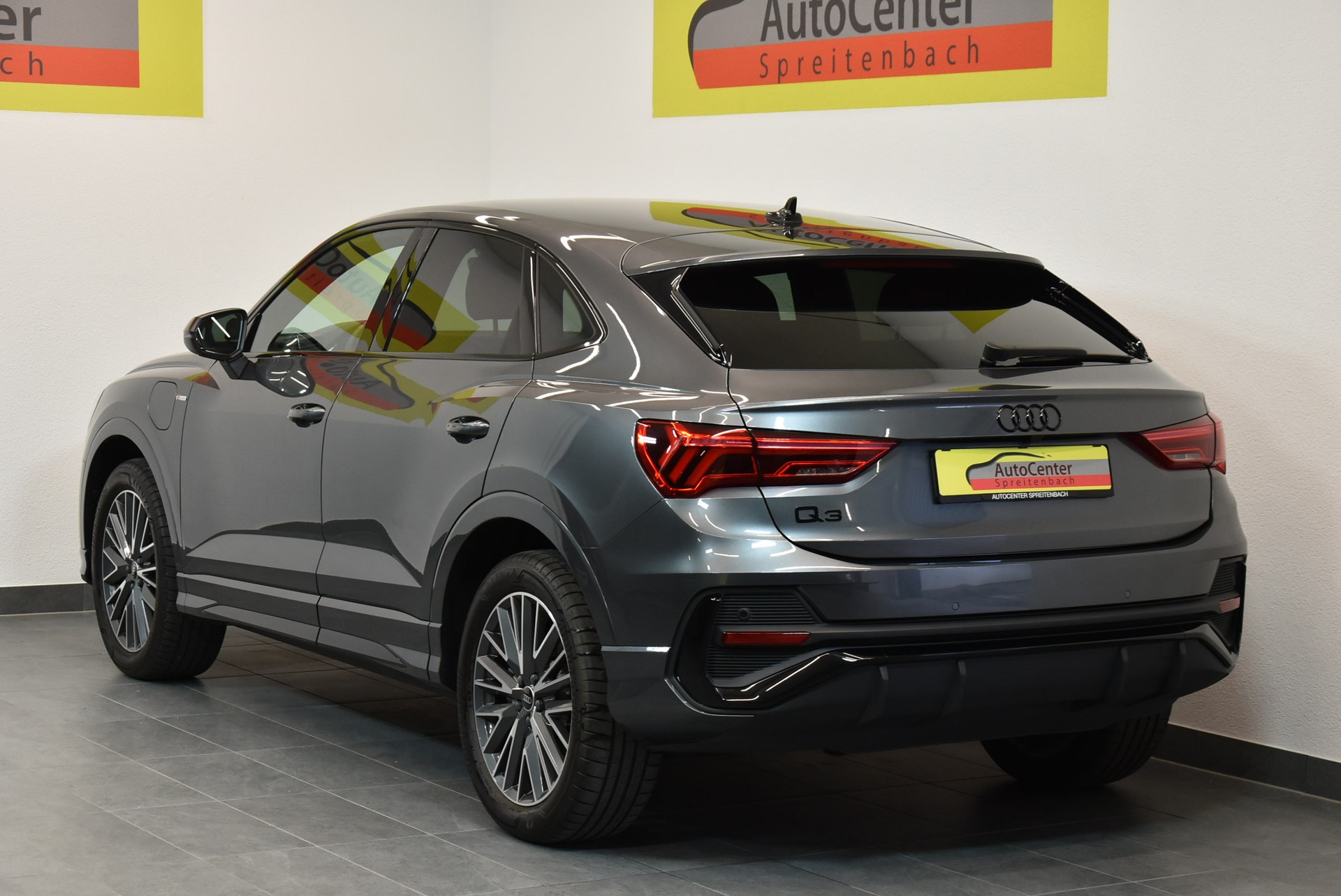 AUDI Q3 Sportback 45 TFSI e S line S-tronic-image-14