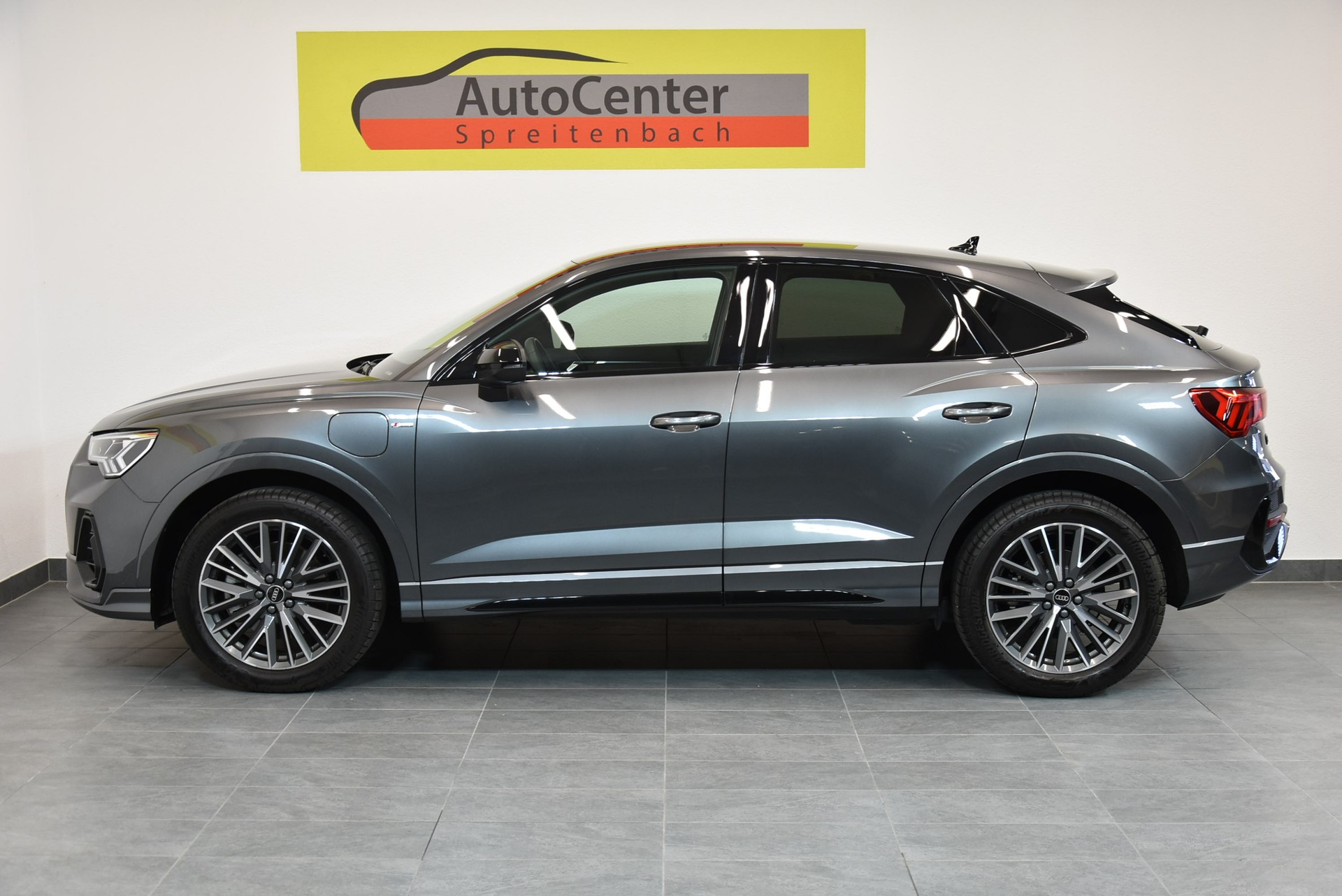 AUDI Q3 Sportback 45 TFSI e S line S-tronic-image-12