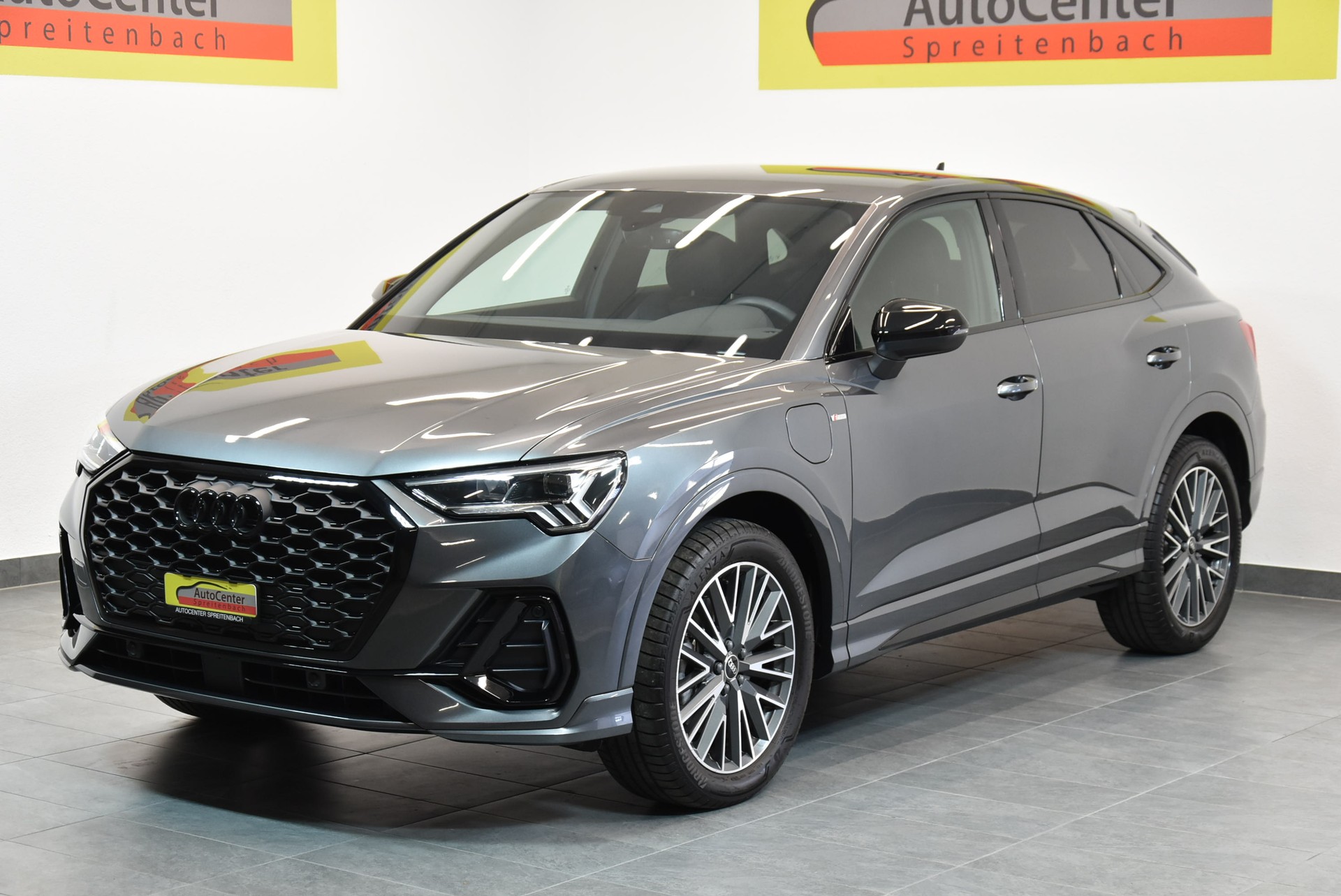 AUDI Q3 Sportback 45 TFSI e S line S-tronic-image-1