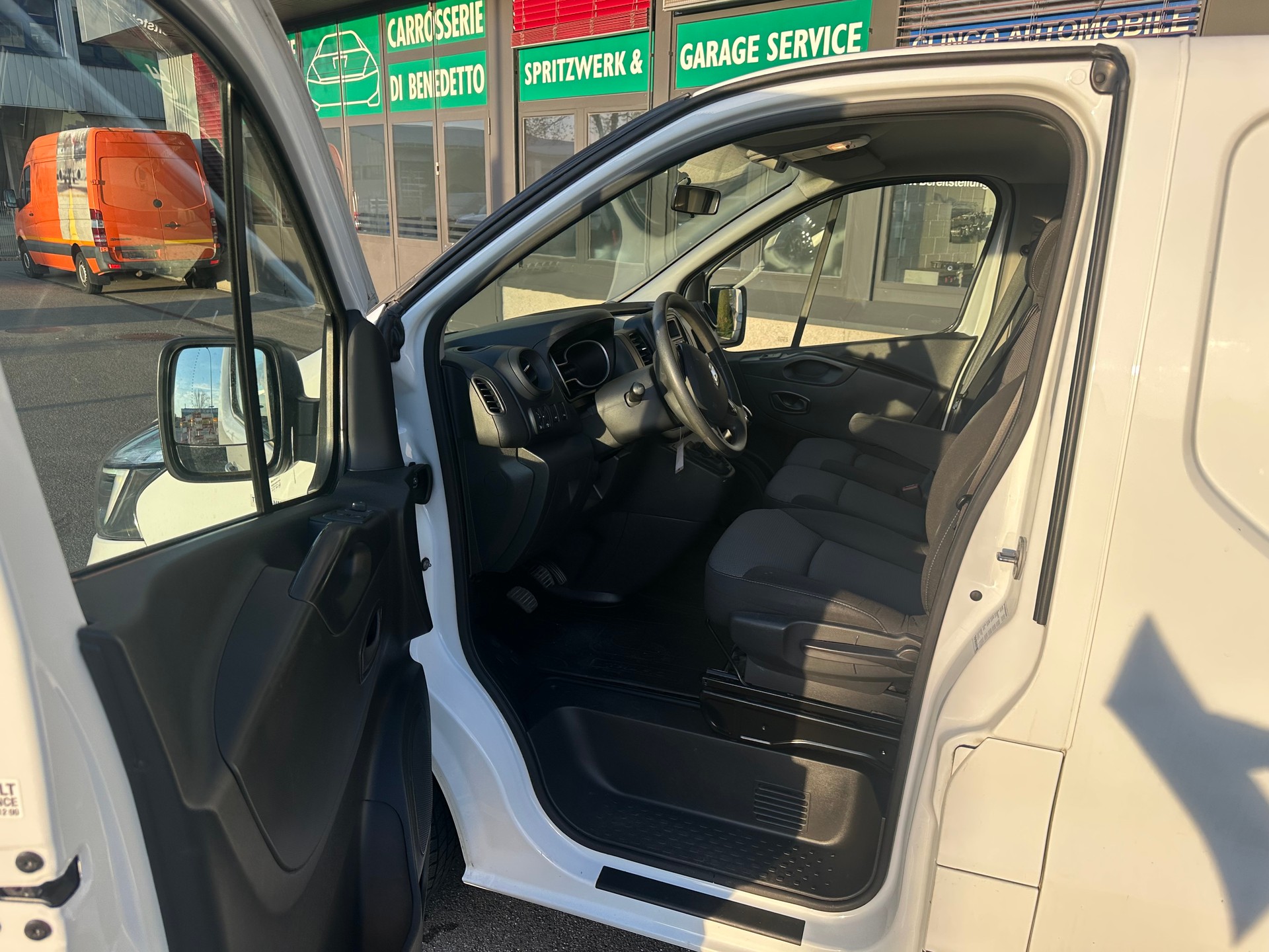 RENAULT 2.0 dCi 145 Business-image-5