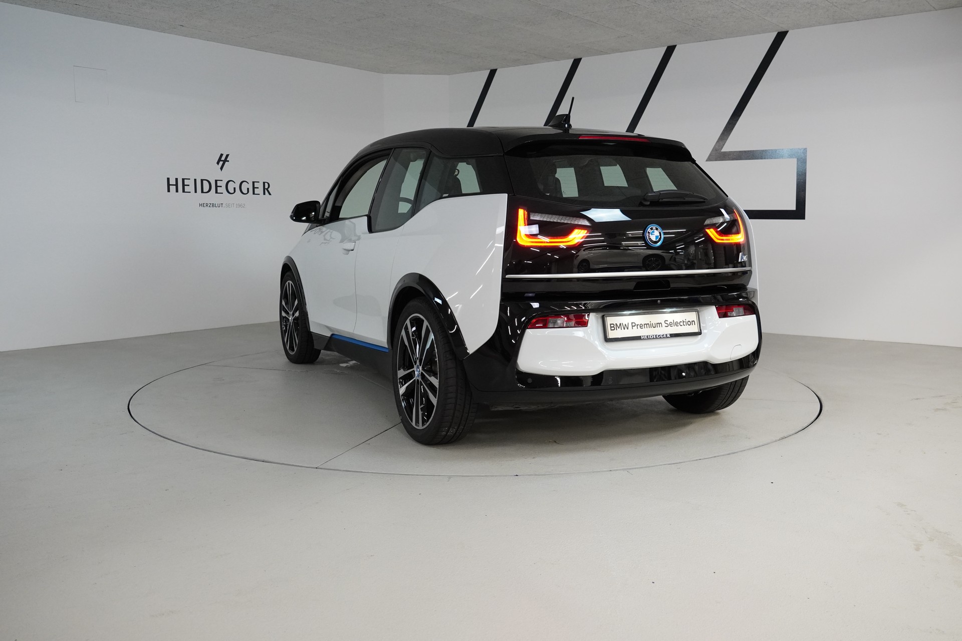 BMW i3s (120Ah) Fleet Edition-image-4