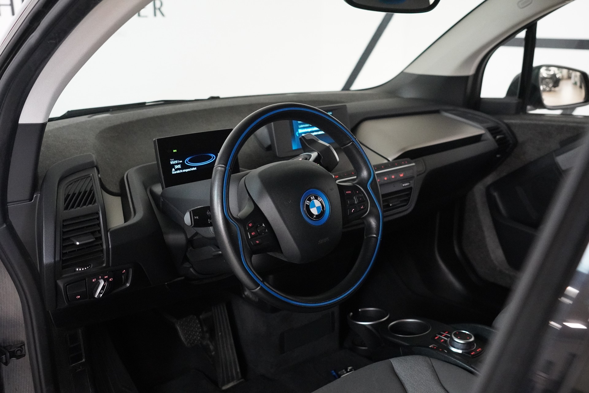 BMW i3s (120Ah) Fleet Edition-image-18
