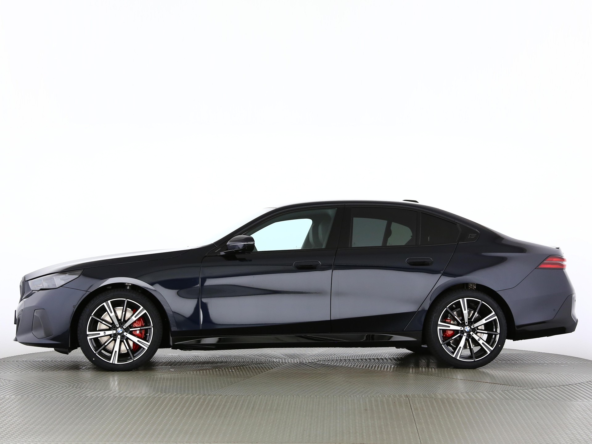 BMW 540d xDrive-image-2