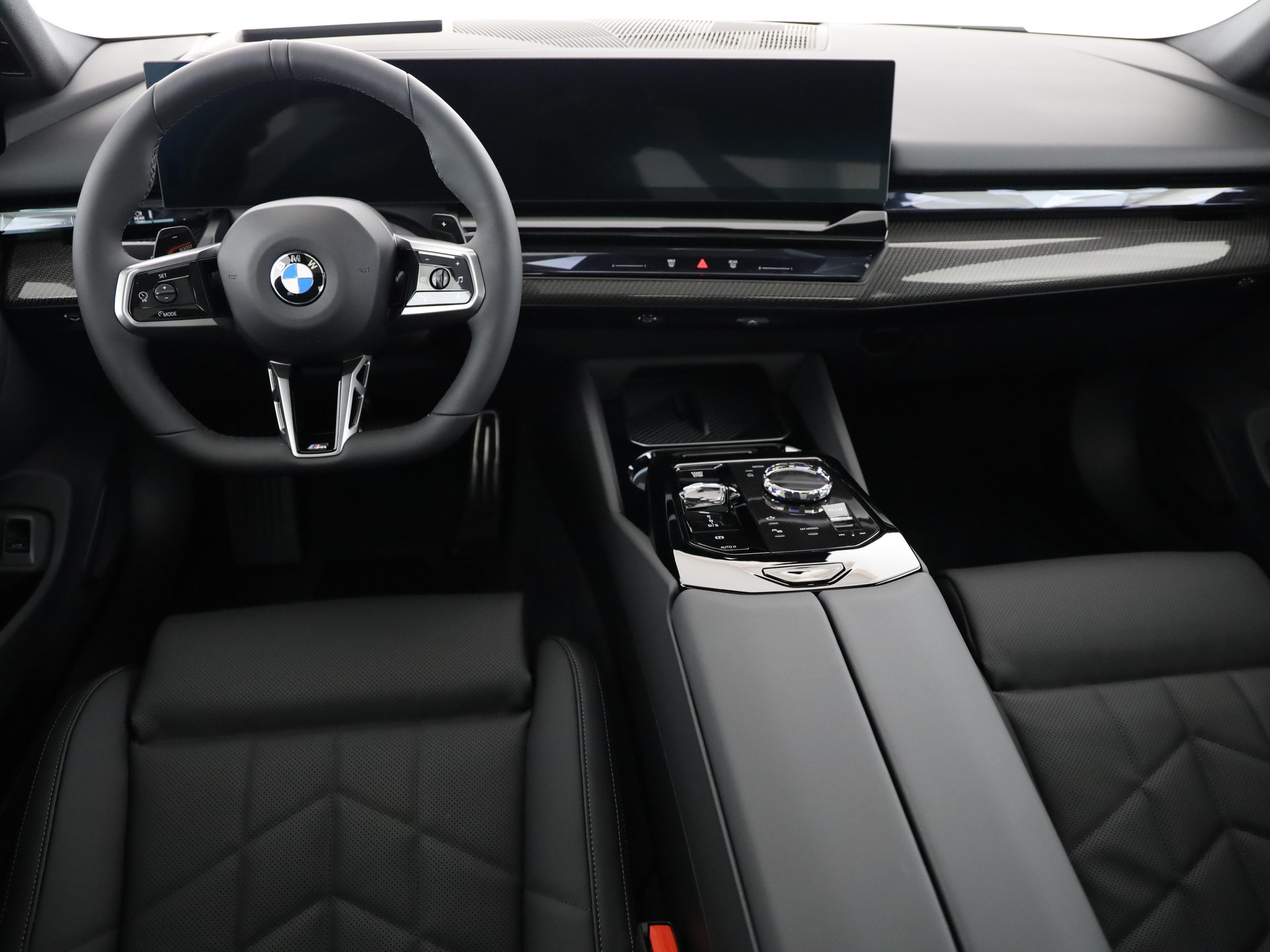 BMW 540d xDrive-image-16
