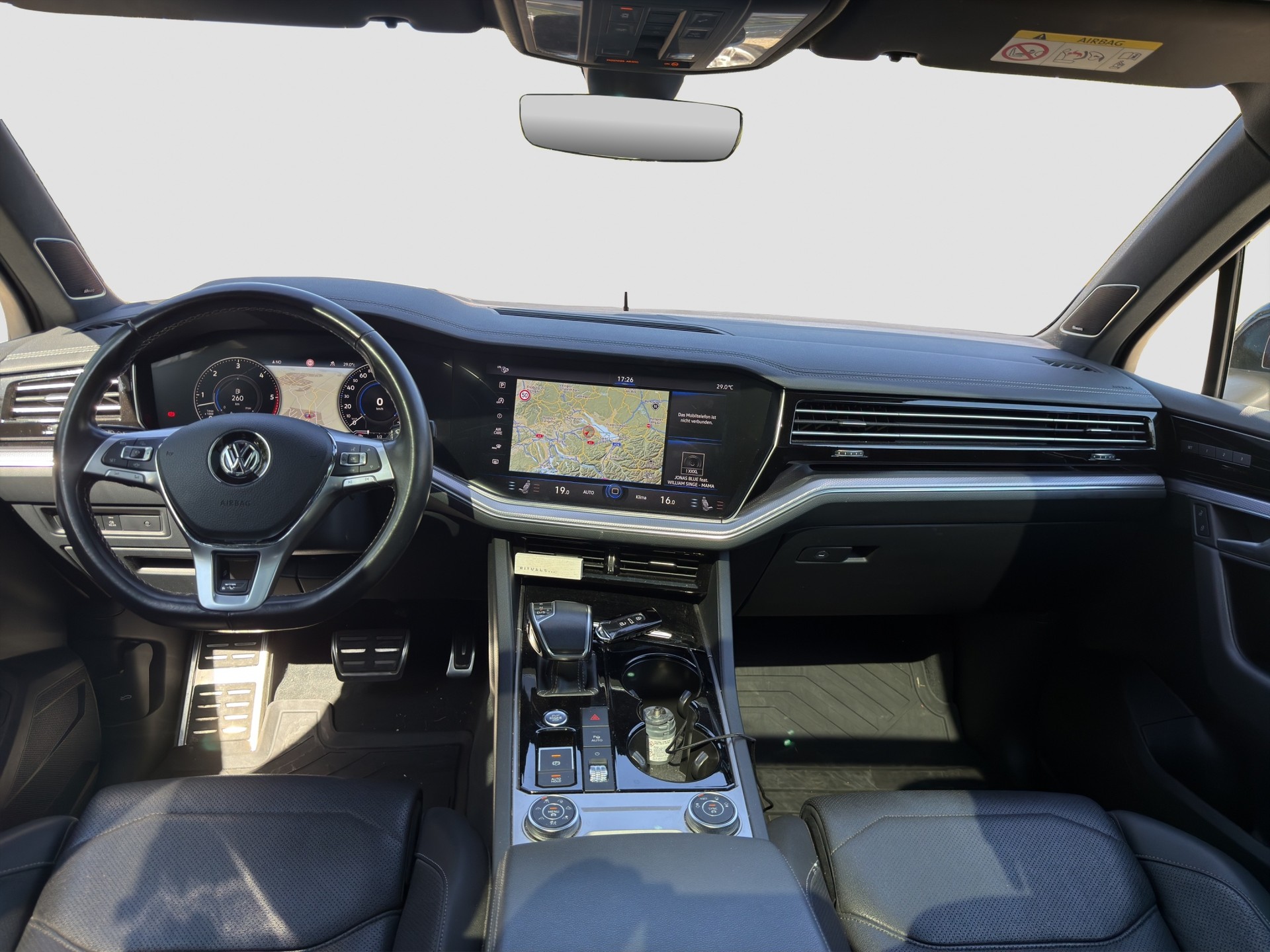 VW Touareg 3.0 TDI R Line Tiptronic-image-11