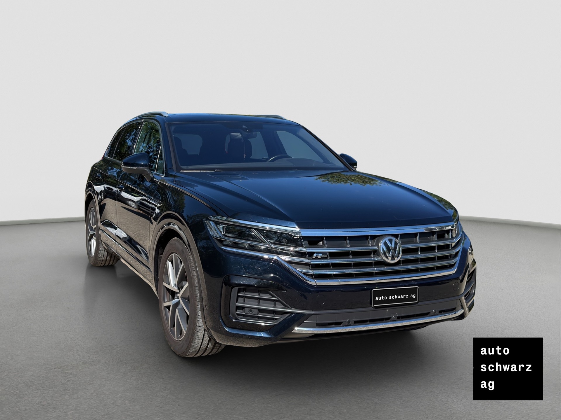 VW Touareg 3.0 TDI R Line Tiptronic-image-2