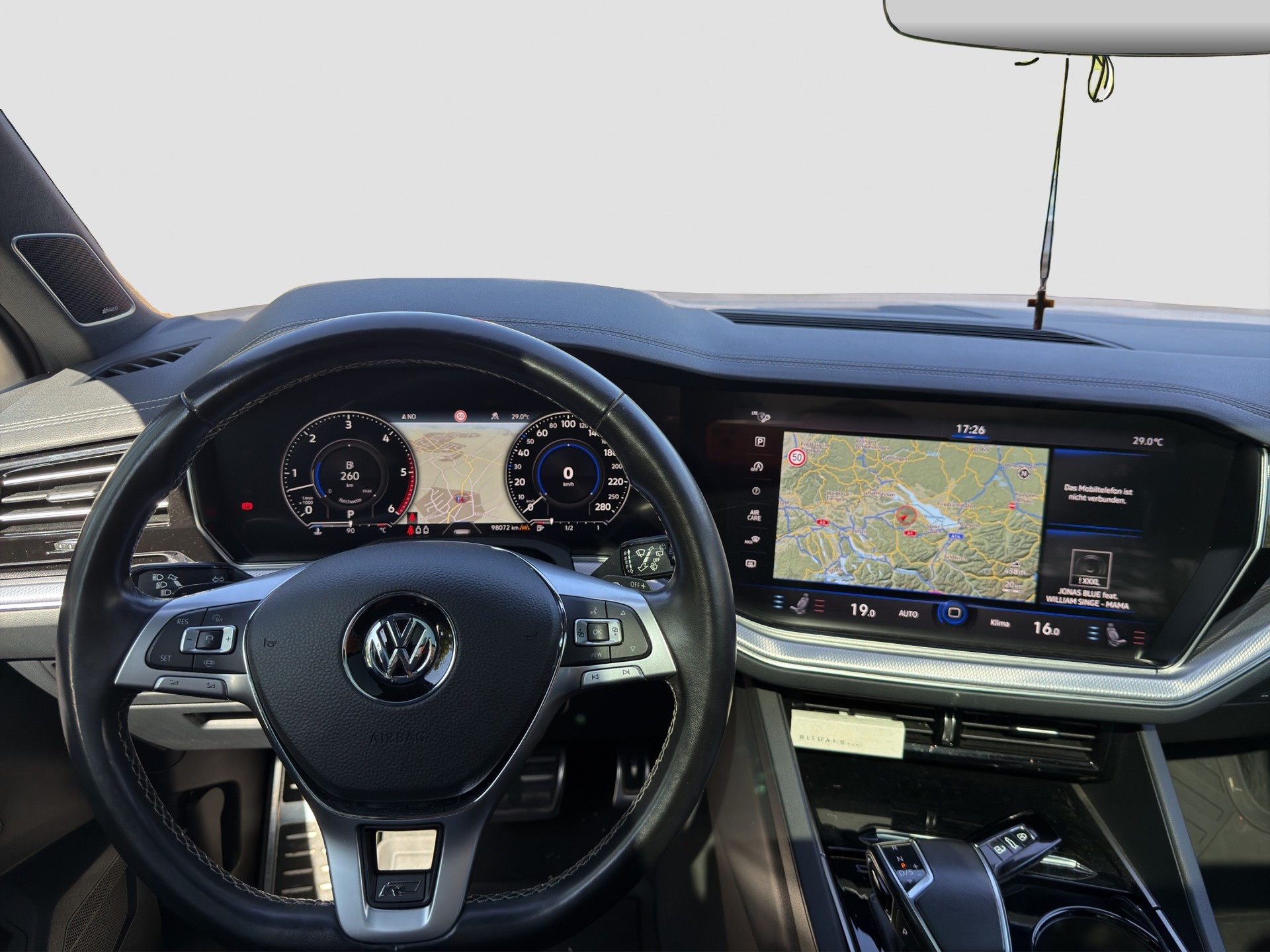 VW Touareg 3.0 TDI R Line Tiptronic-image-12