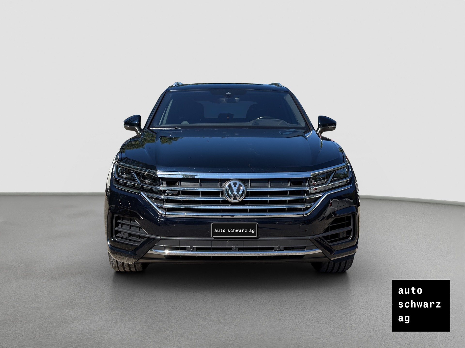 VW Touareg 3.0 TDI R Line Tiptronic-image-1
