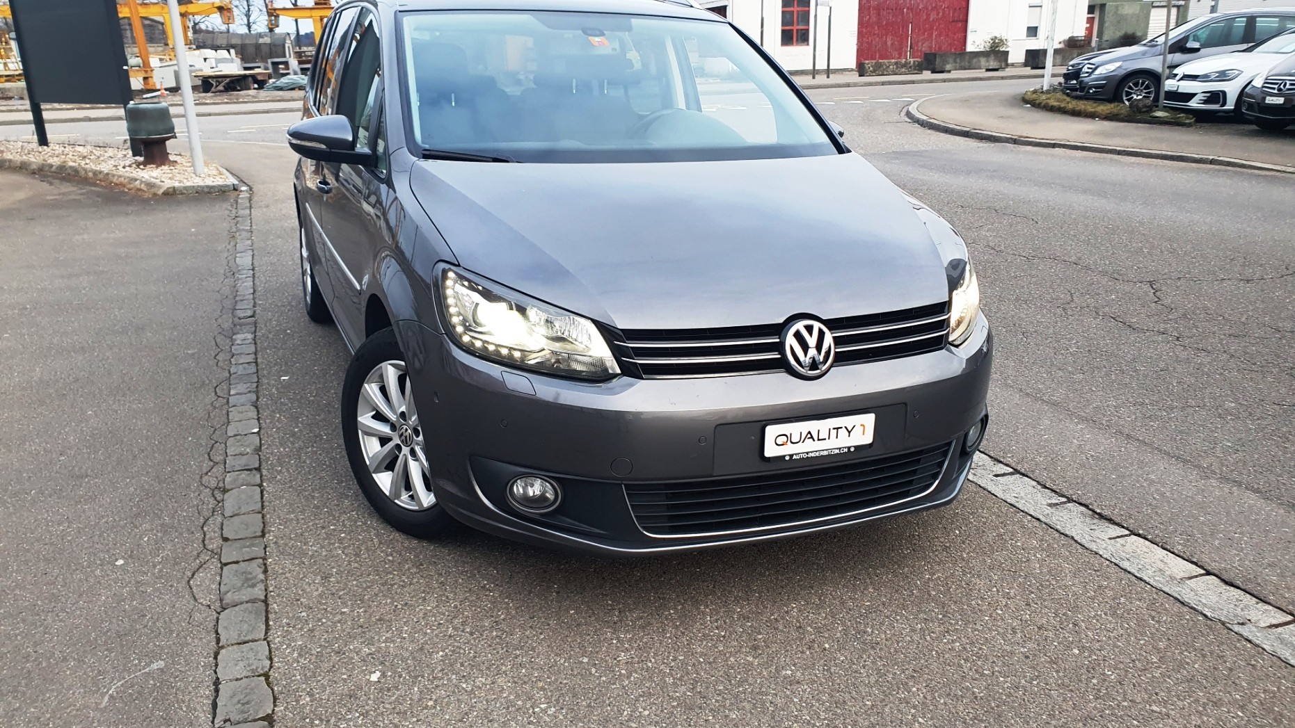 VW Touran 1.4 TSI Highline DSG-image-1
