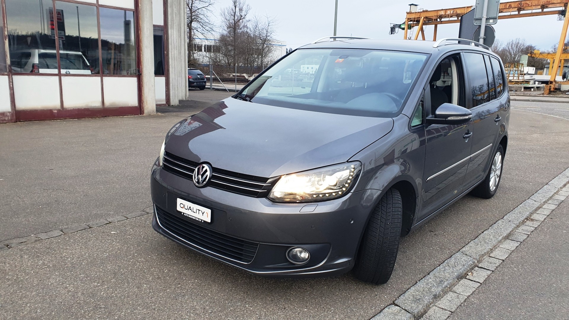 VW Touran 1.4 TSI Highline DSG-image-4