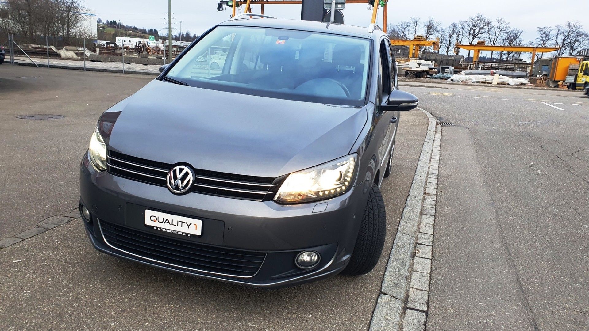 VW Touran 1.4 TSI Highline DSG-image-3