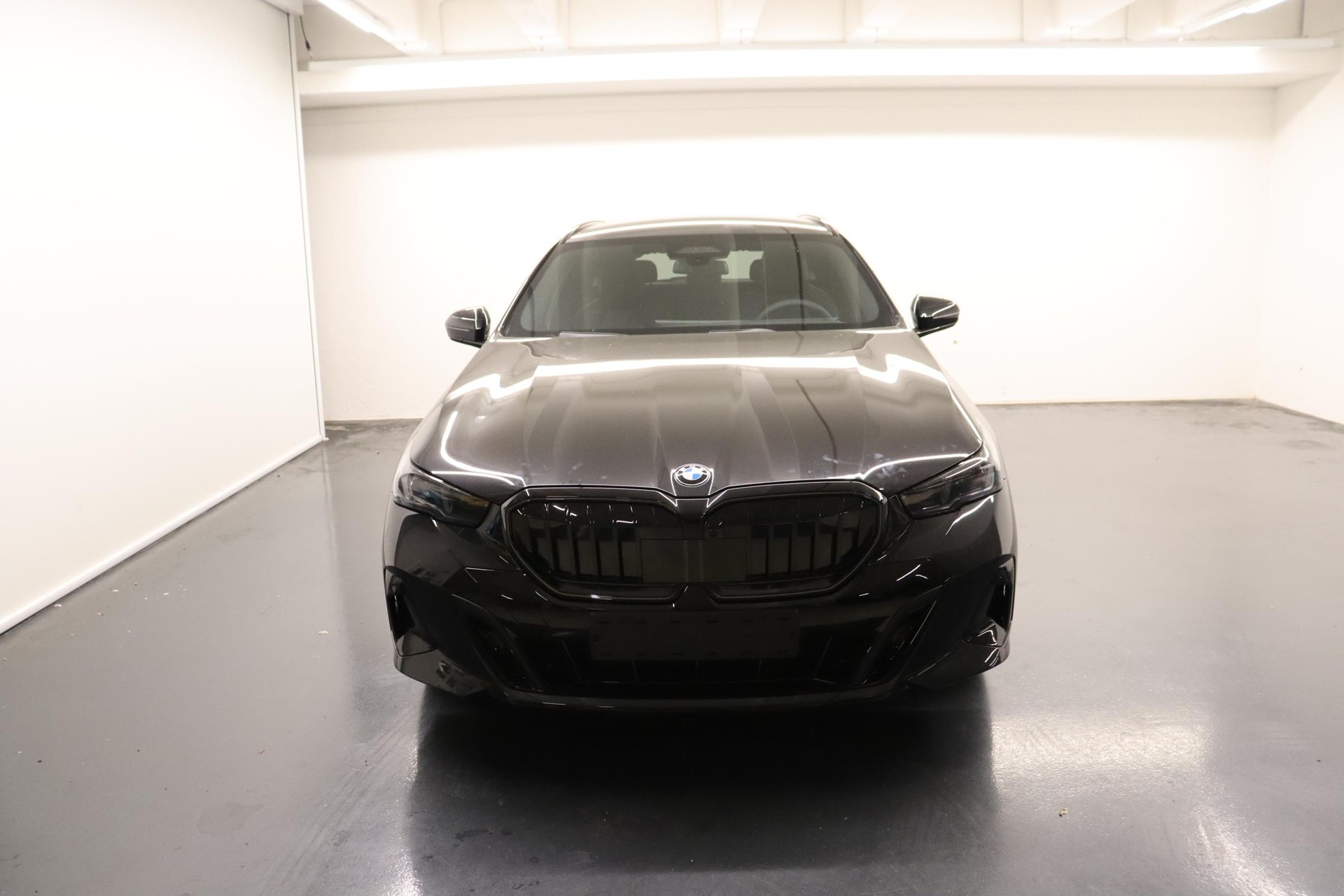 BMW 520d xDrive Touring-image-5