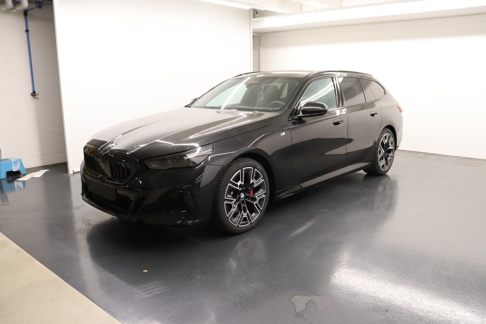 BMW 520d xDrive Touring-image-0
