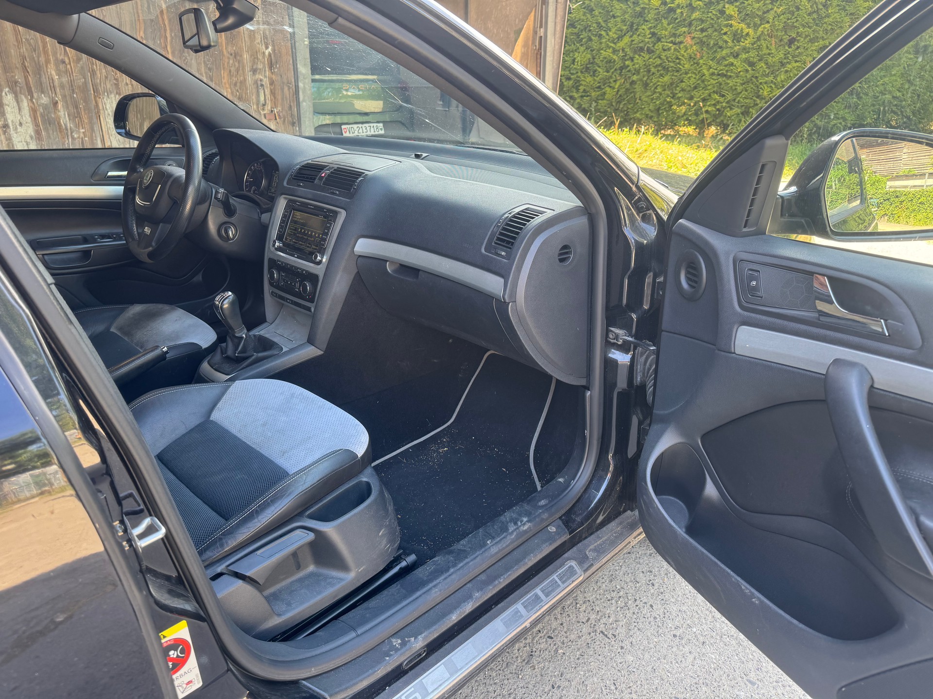 SKODA Octavia Combi 2.0 TDI RS-image-9