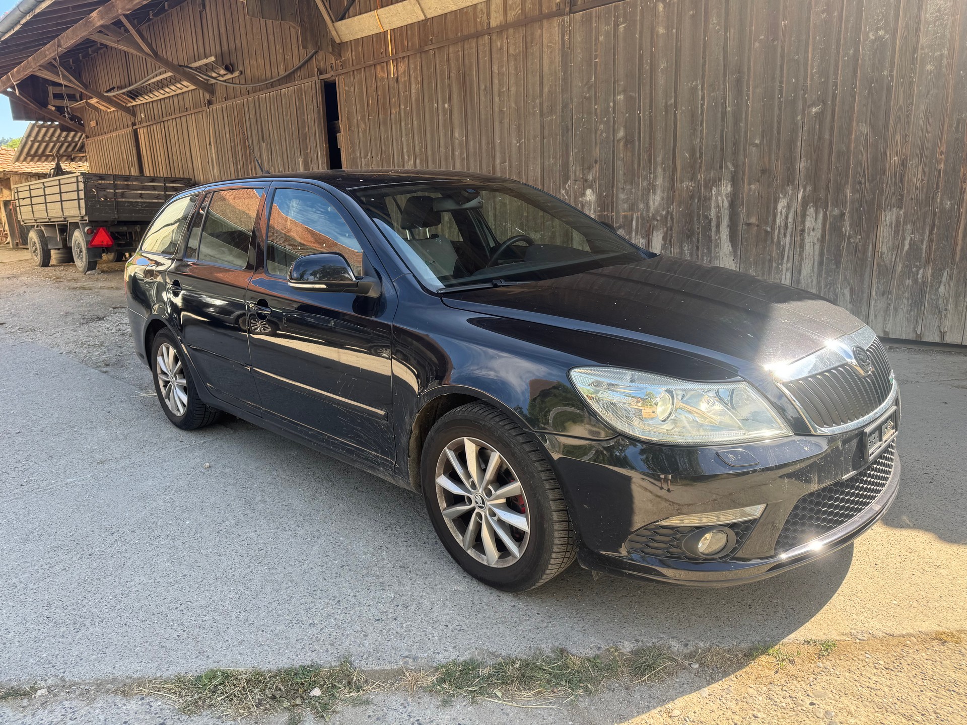 SKODA Octavia Combi 2.0 TDI RS-image-2