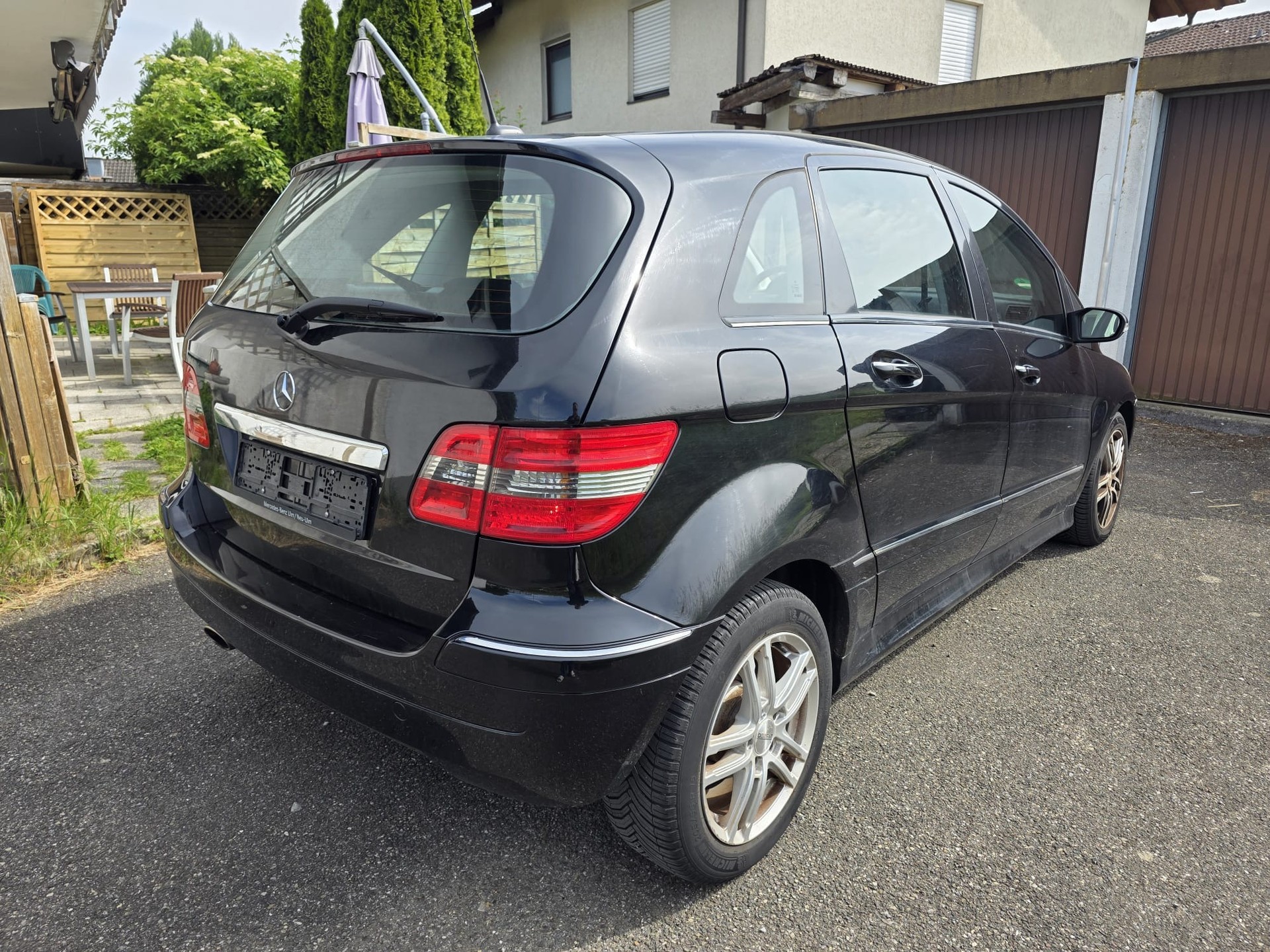 MERCEDES-BENZ B 200-image-2