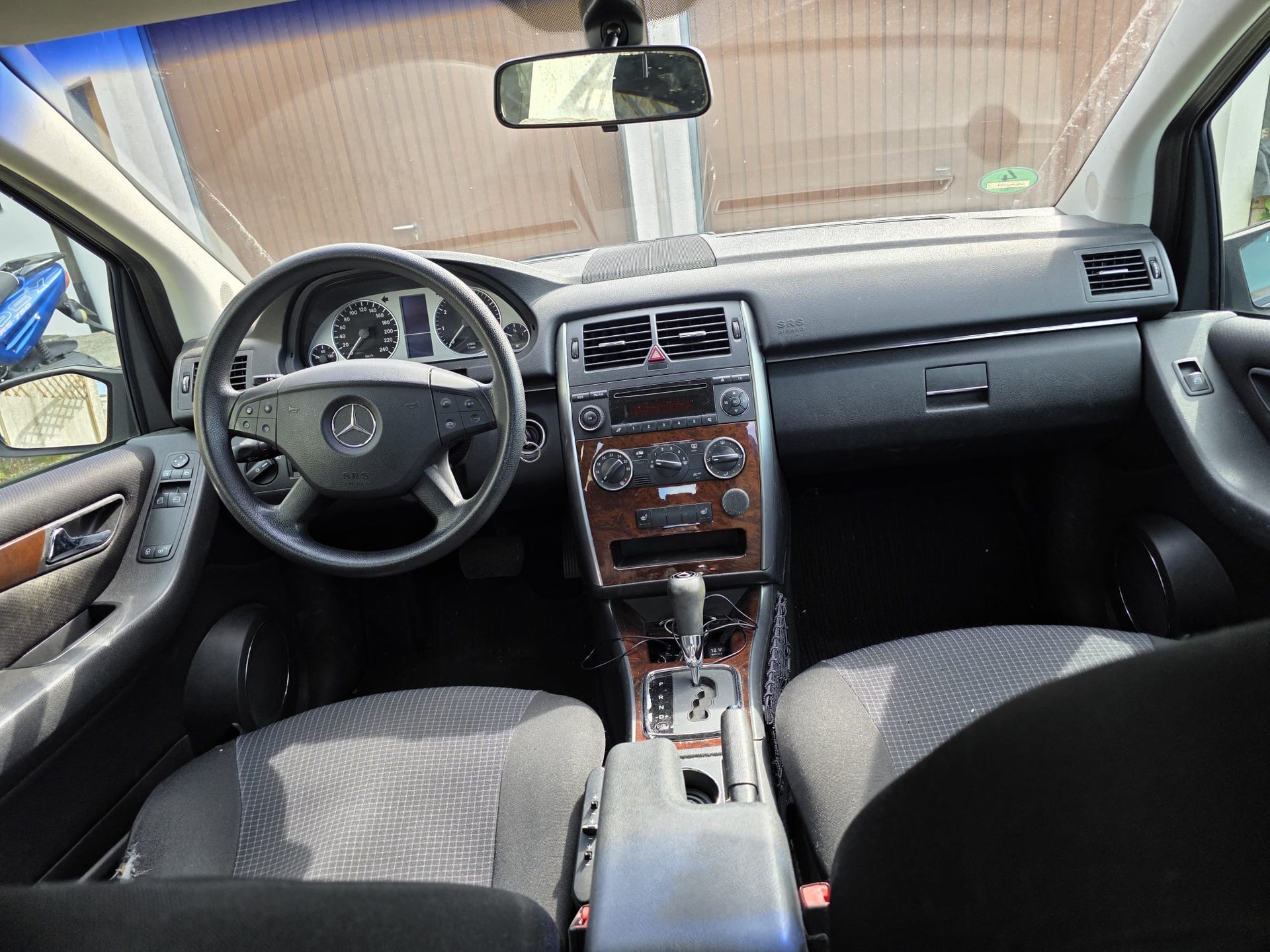 MERCEDES-BENZ B 200-image-6