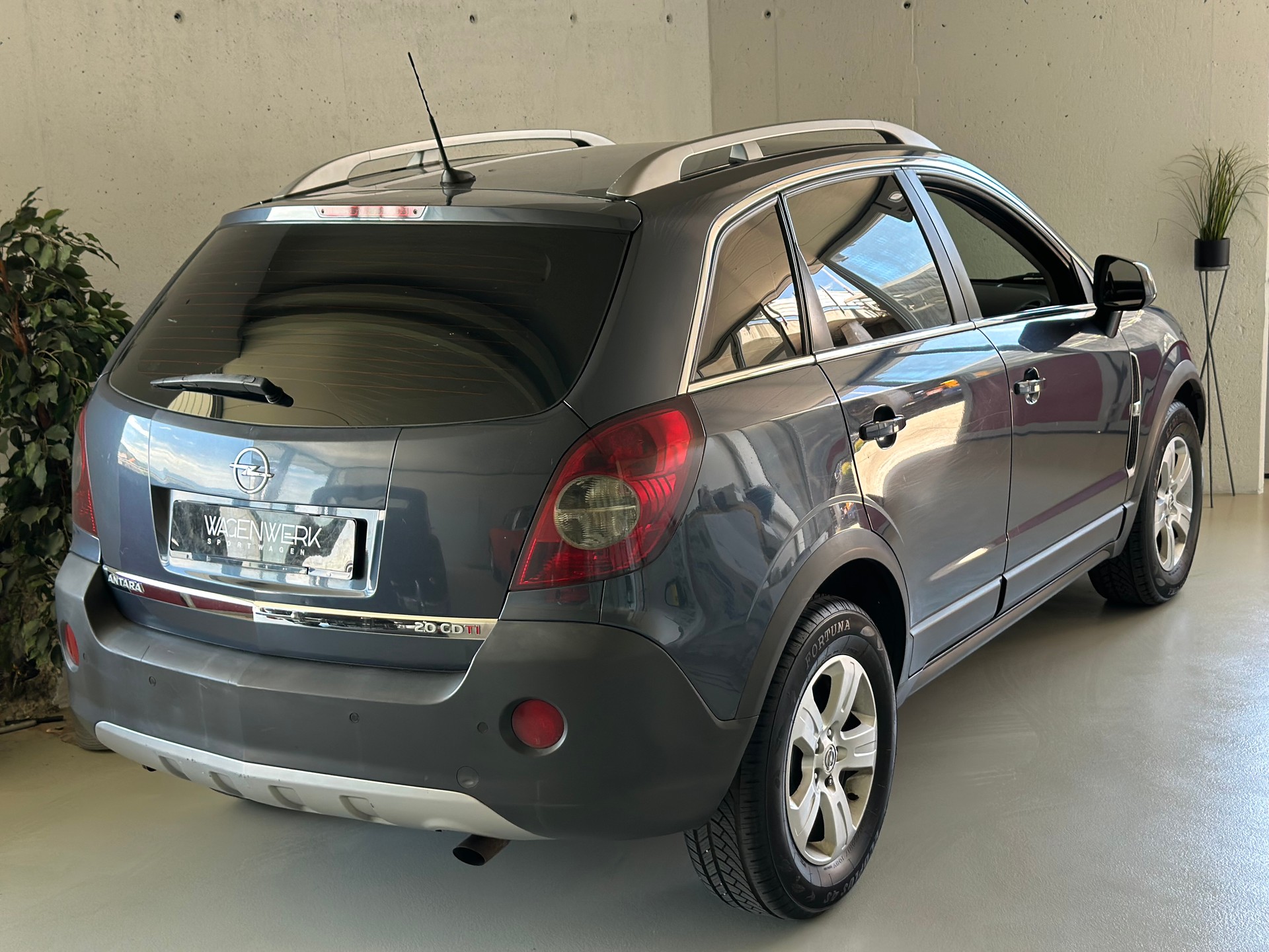 OPEL Antara 2.0 CDTi Enjoy 4WD Automatic-image-4