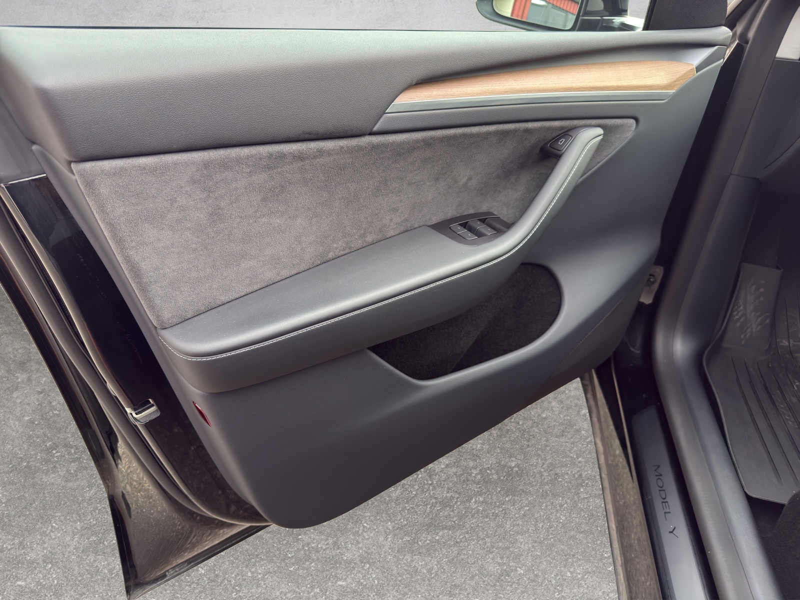 TESLA Performance D-image-15