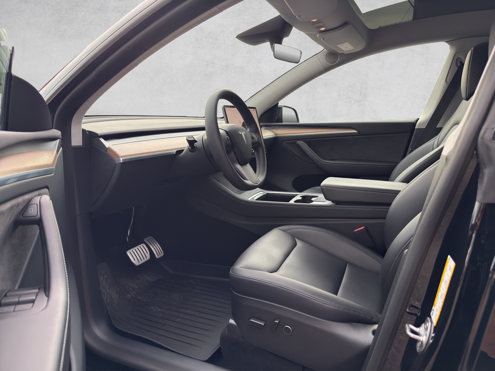 TESLA Performance D-image-9