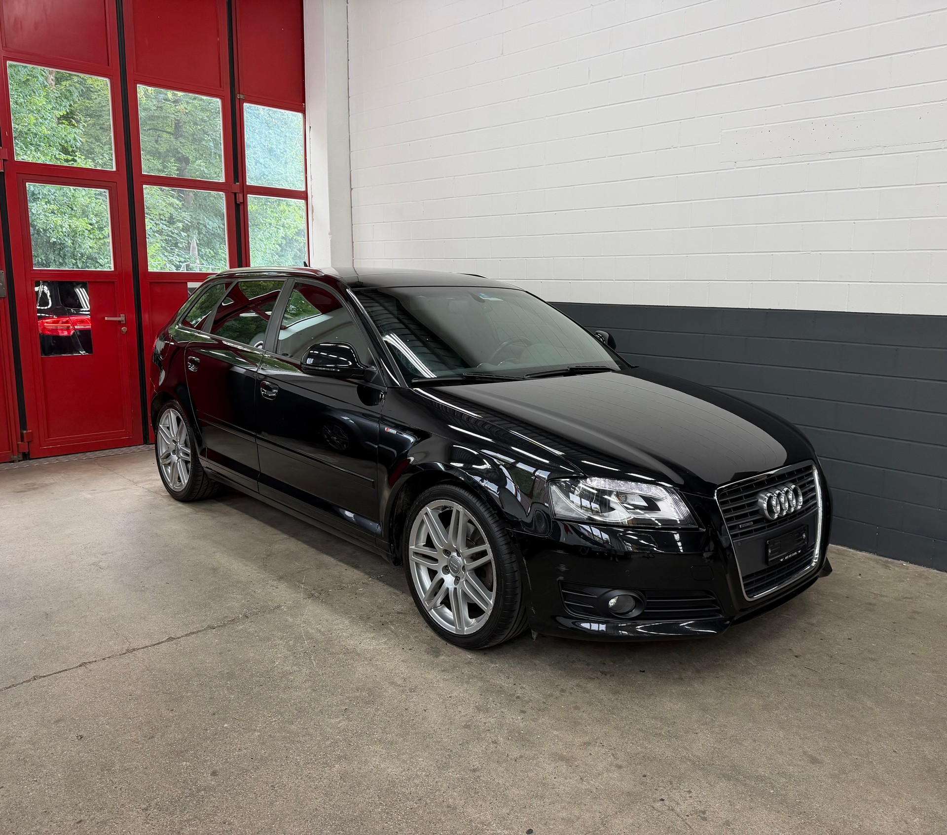 AUDI A3 Sportback 2.0 TFSI Ambition quattro S-tronic-image-0