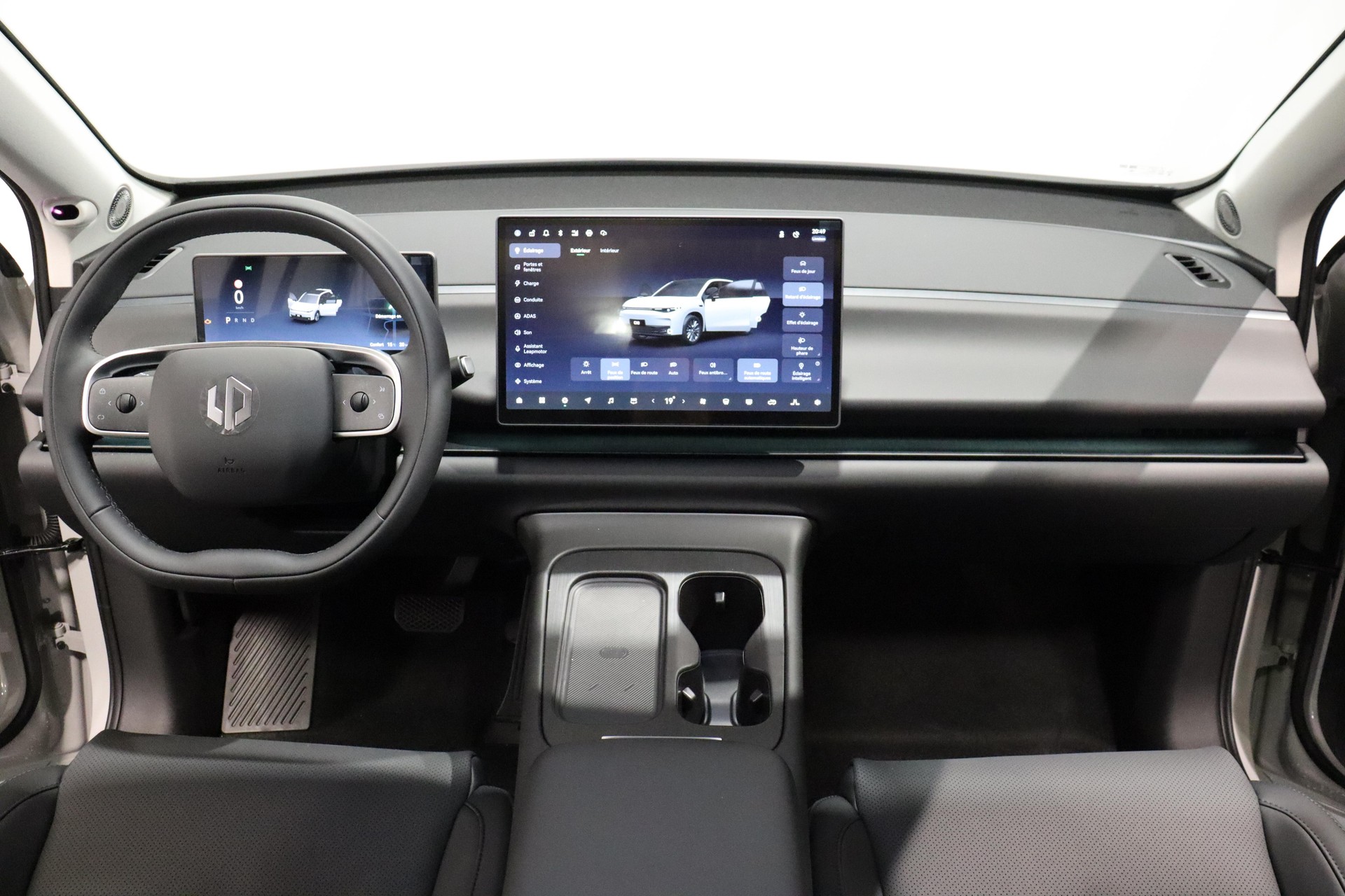 LEAPMOTOR C10 1.5 REEV Design-image-5