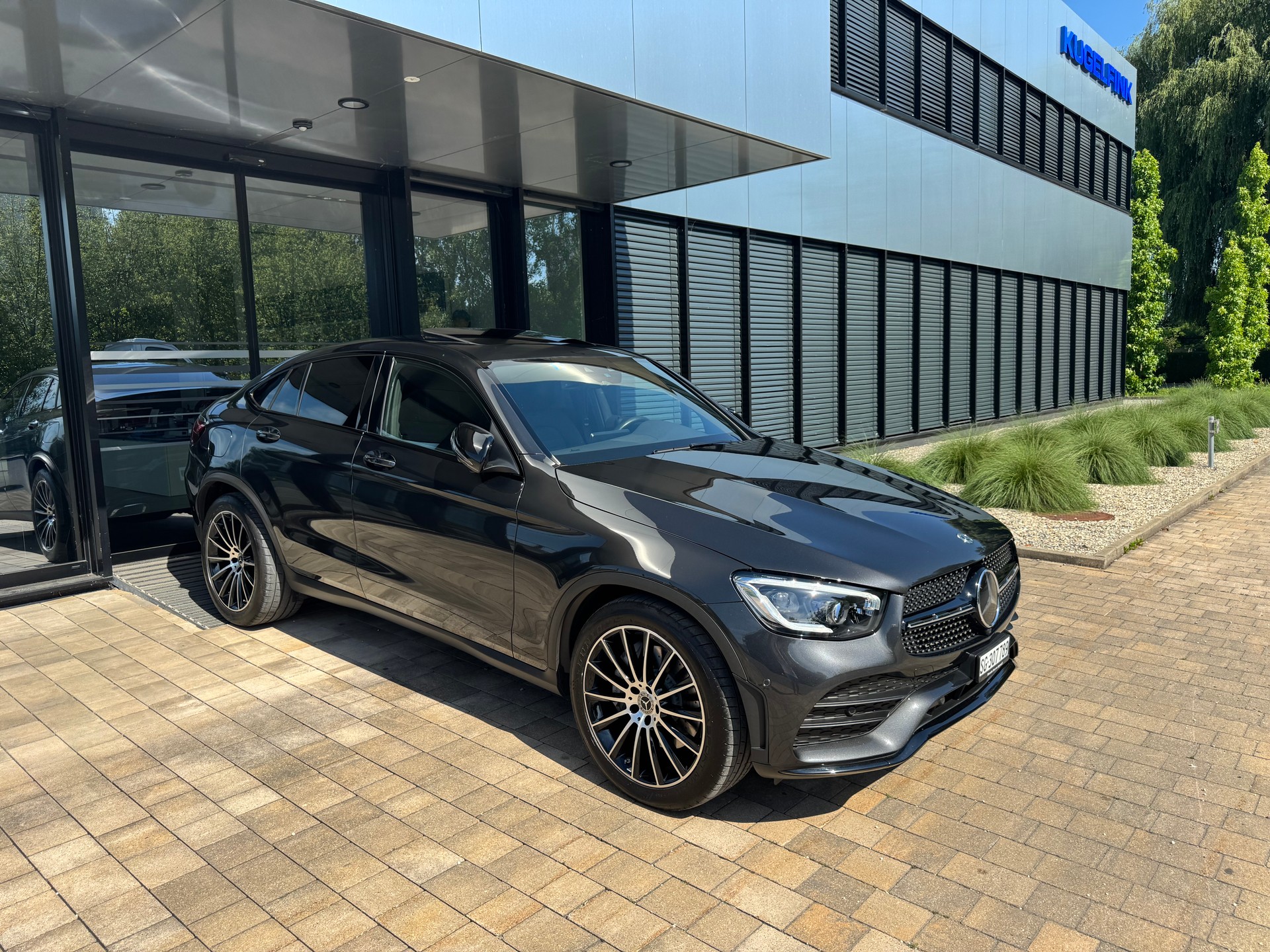 MERCEDES-BENZ Mercedes GLC Coupé 300d 4MATIC AMG | Vollausstattung | Burmester | 360° | 1.Hand-image-1