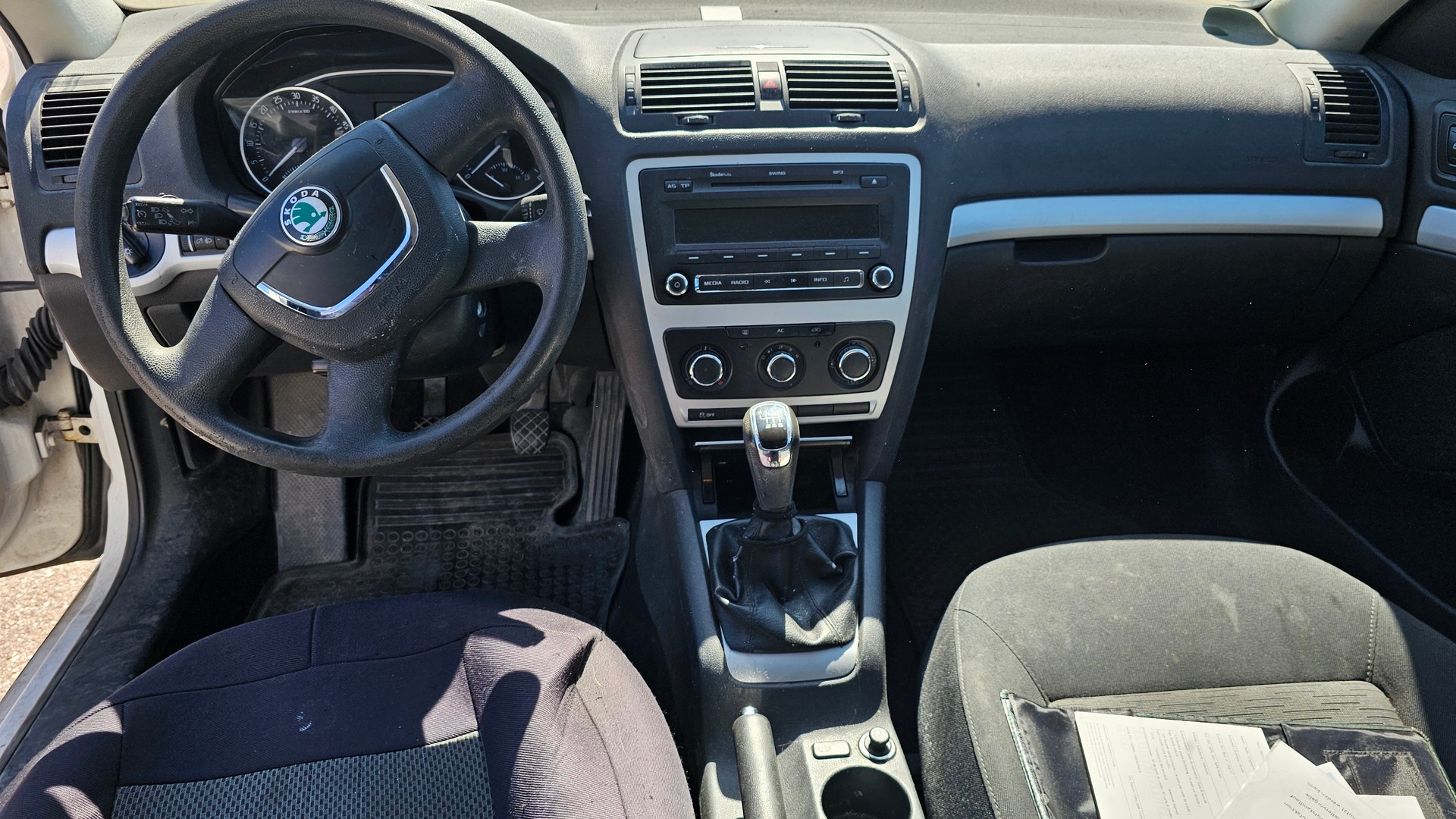 SKODA Octavia Combi 2.0 TDI Ambiente-image-7