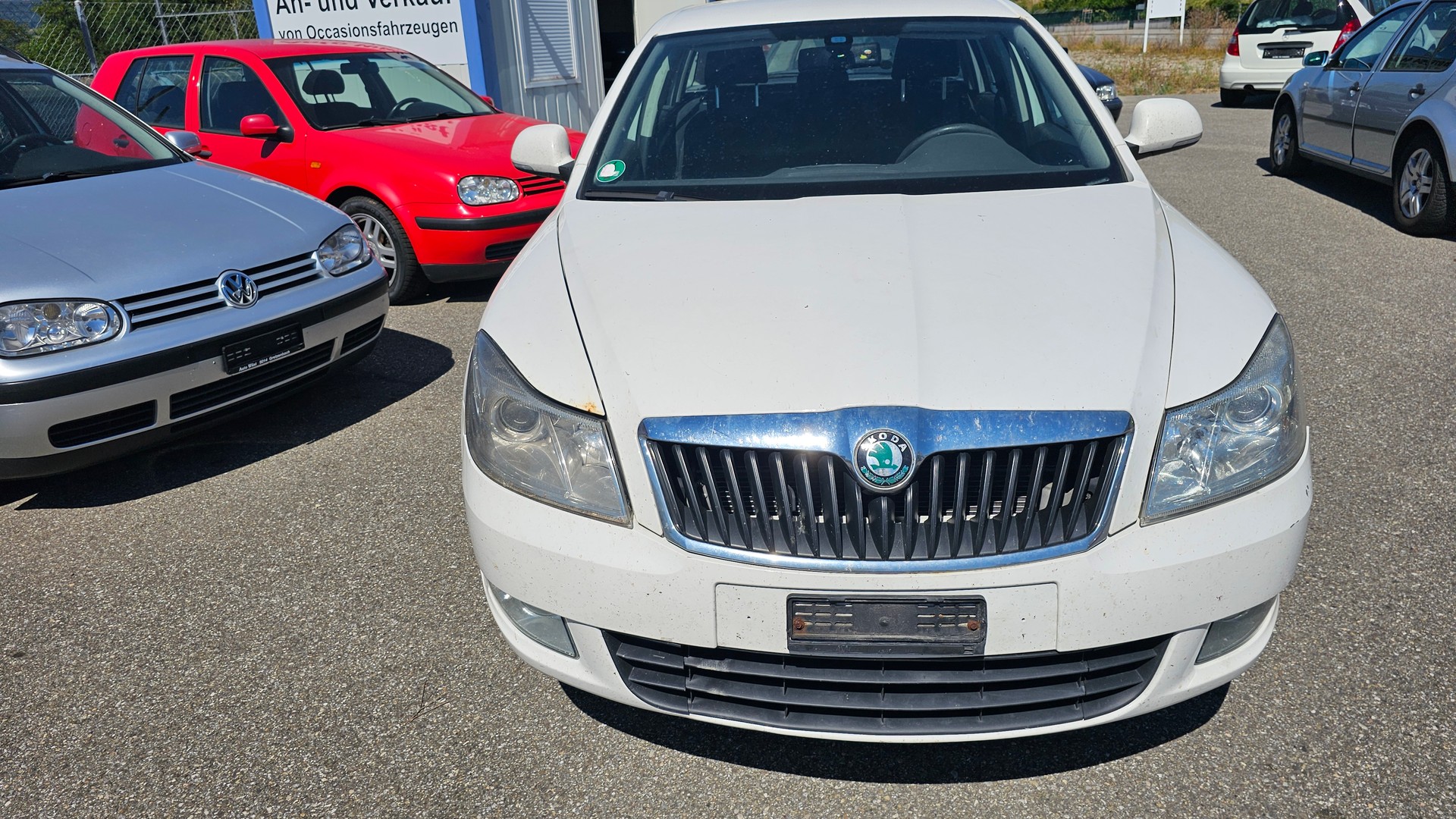 SKODA Octavia Combi 2.0 TDI Ambiente-image-1