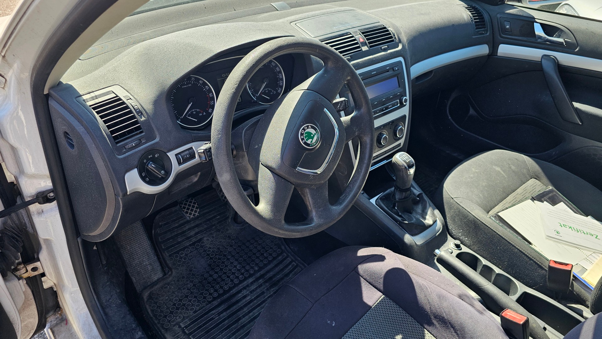 SKODA Octavia Combi 2.0 TDI Ambiente-image-6