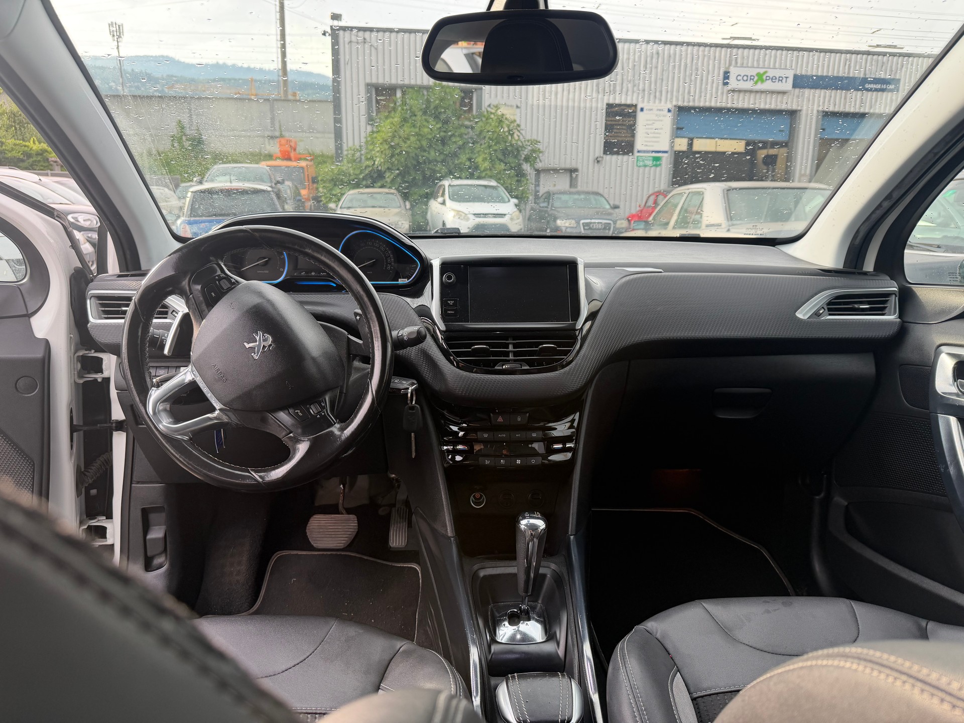 PEUGEOT 2008 1.6 e-HDi Active EGS6-image-9