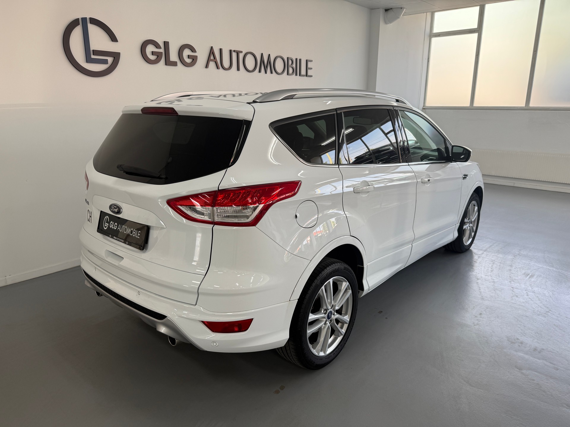 FORD Kuga 2.0 TDCi Titanium 4WD PowerShift-image-3