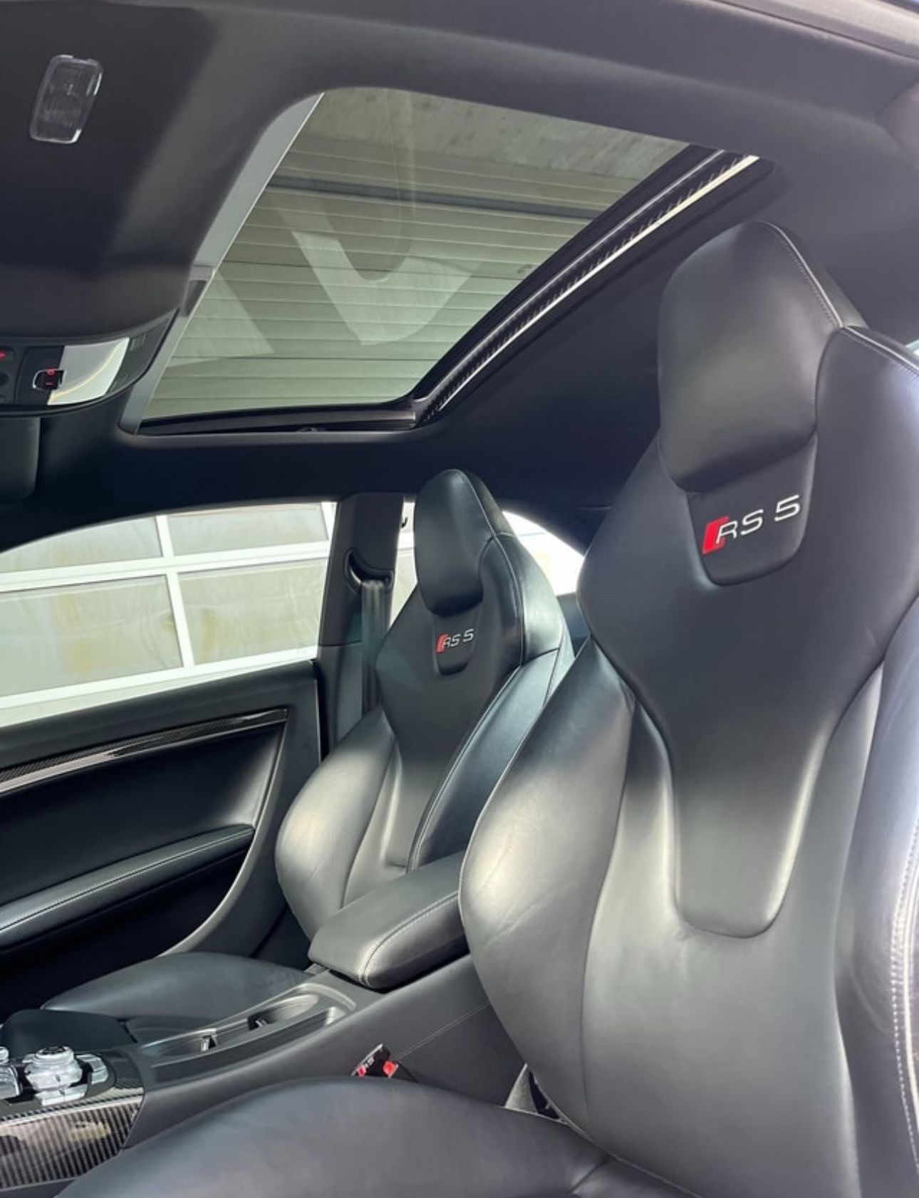 AUDI 4.2 V8 FSI quattro S-Tronic-image-4