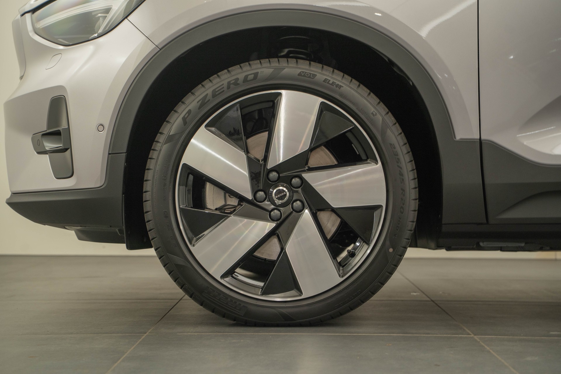 VOLVO EX40 Twin Performance Ultra AWD-image-14