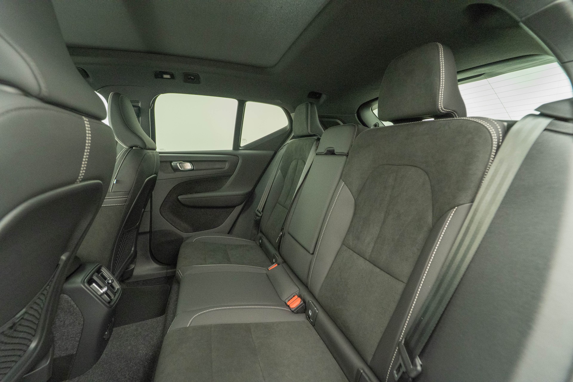 VOLVO EX40 Twin Performance Ultra AWD-image-8