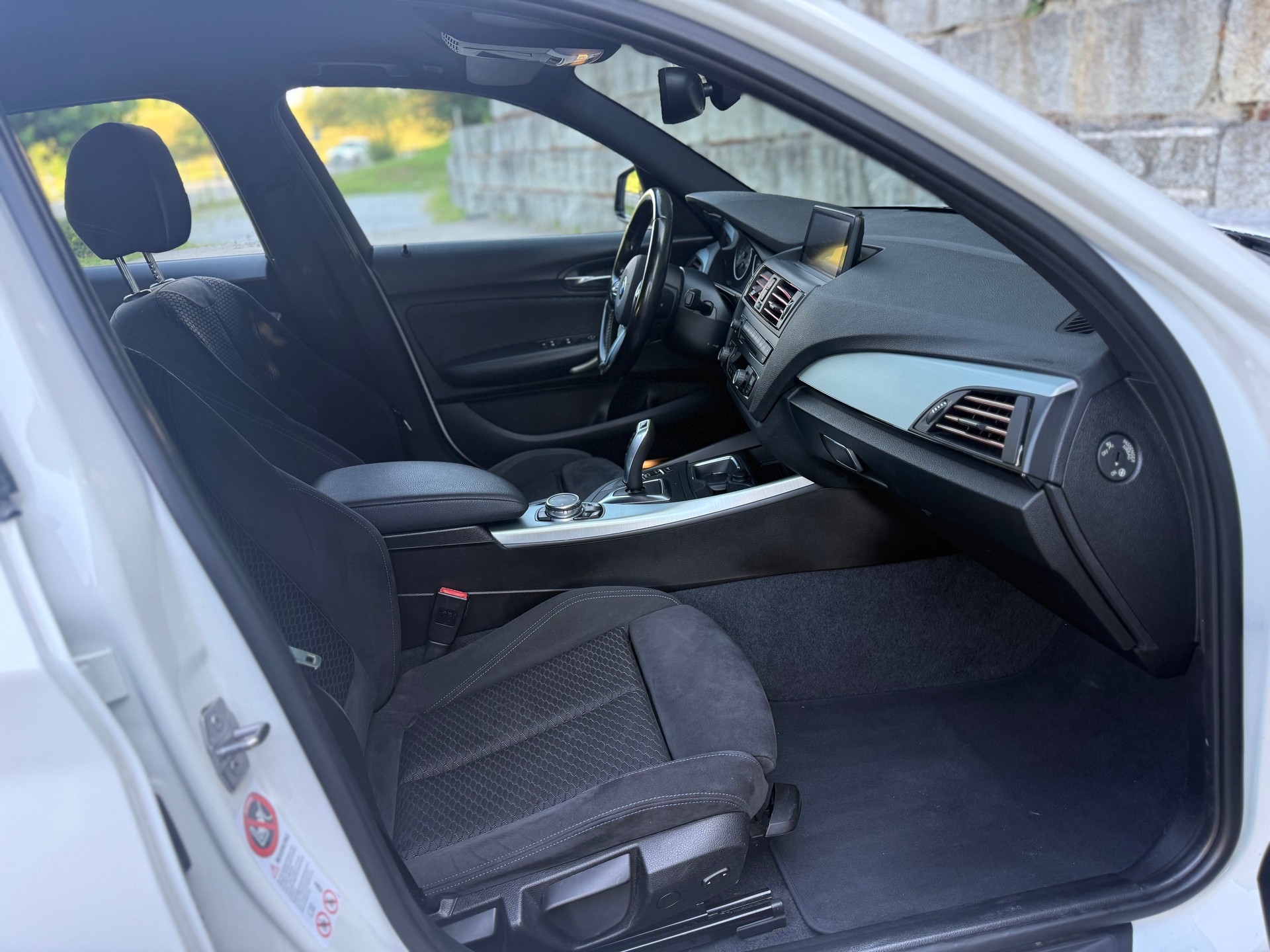 BMW 116i M-Sportpaket Steptronic-image-5