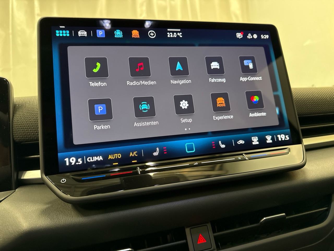 VW T-Roc 1.5 eTSI mHEV R-Line DSG-image-6