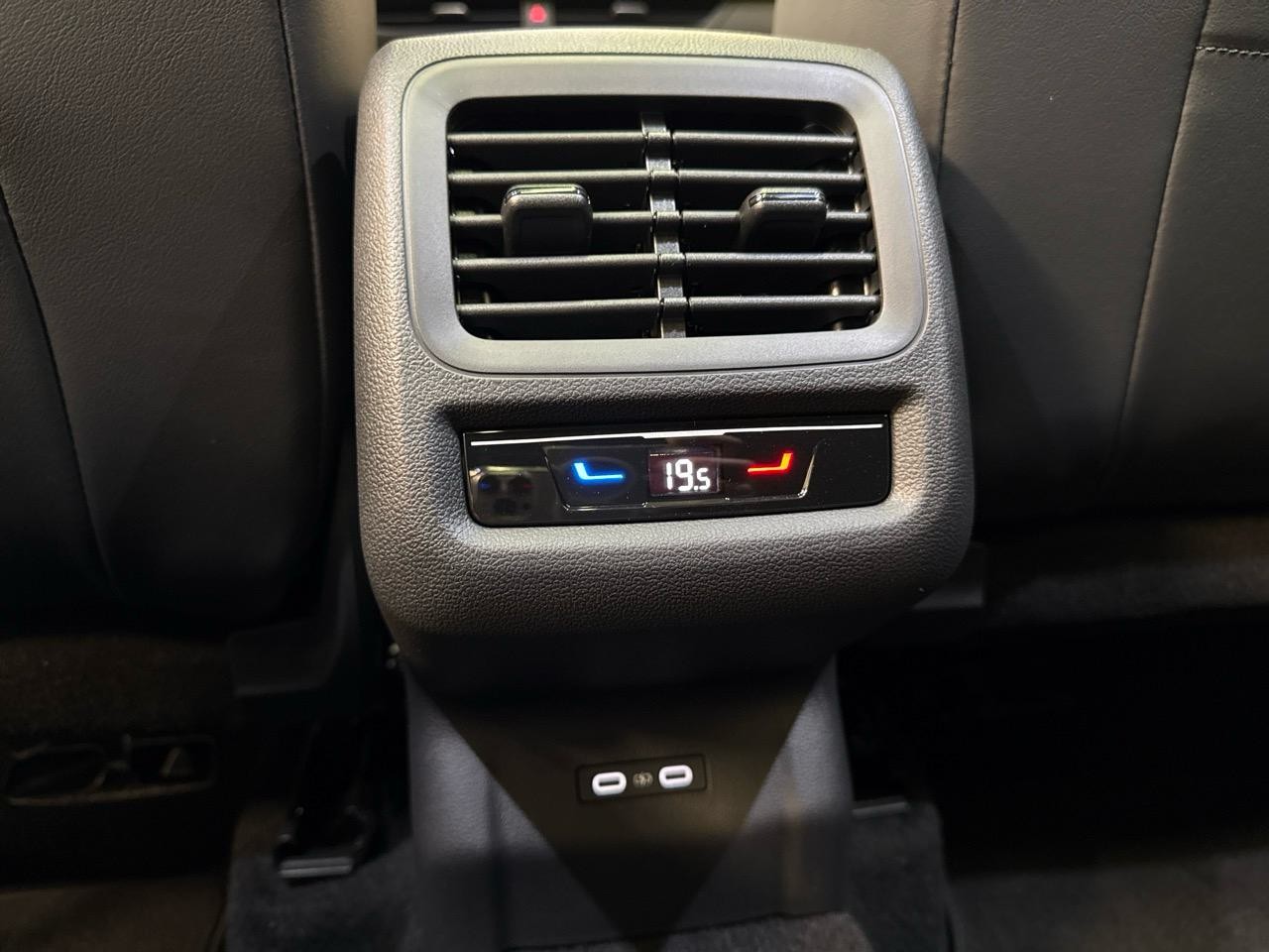 VW T-Roc 1.5 eTSI mHEV R-Line DSG-image-14