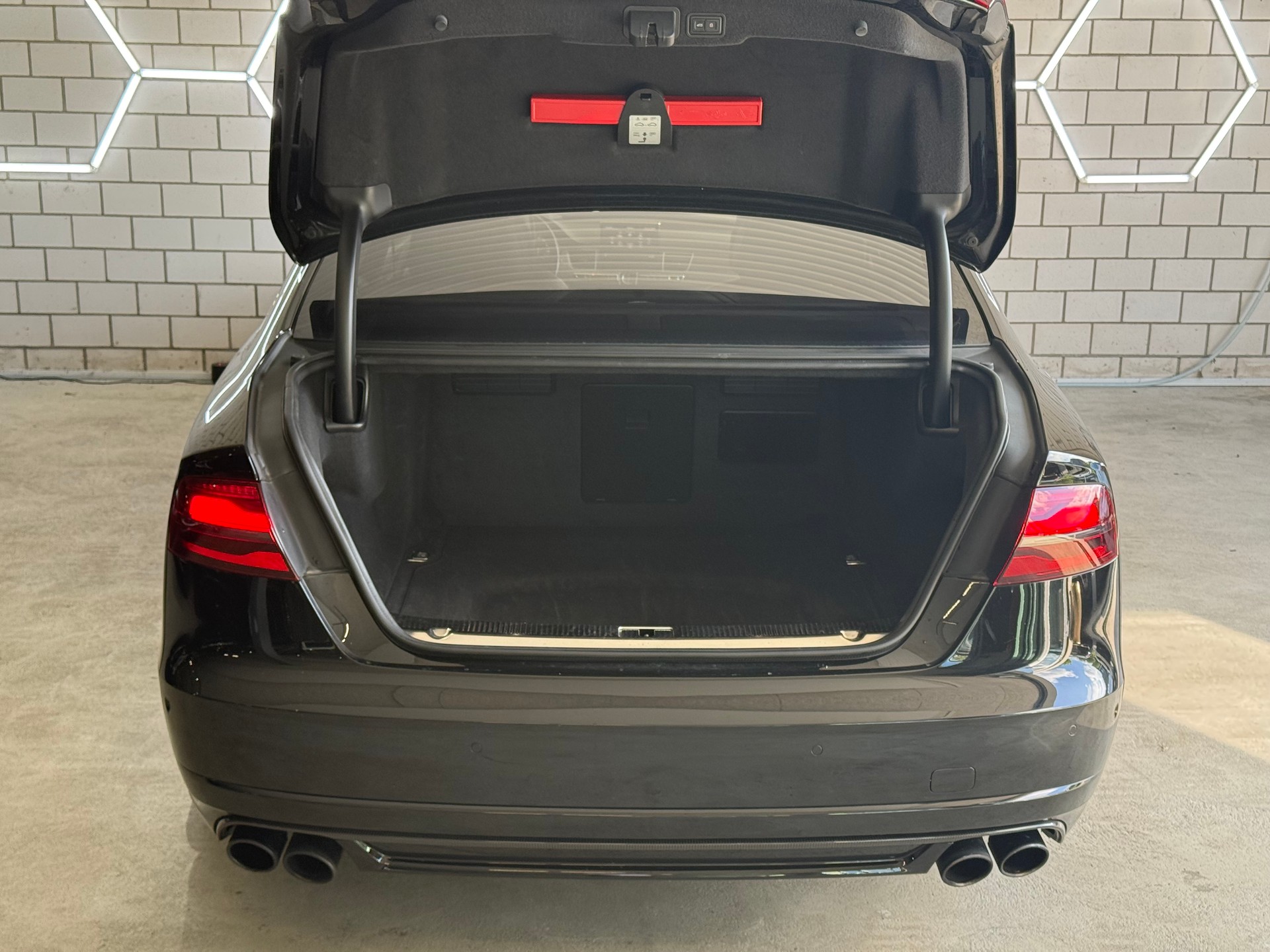 AUDI S8 4.0 TFSI V8 plus quattro tiptronic-image-14