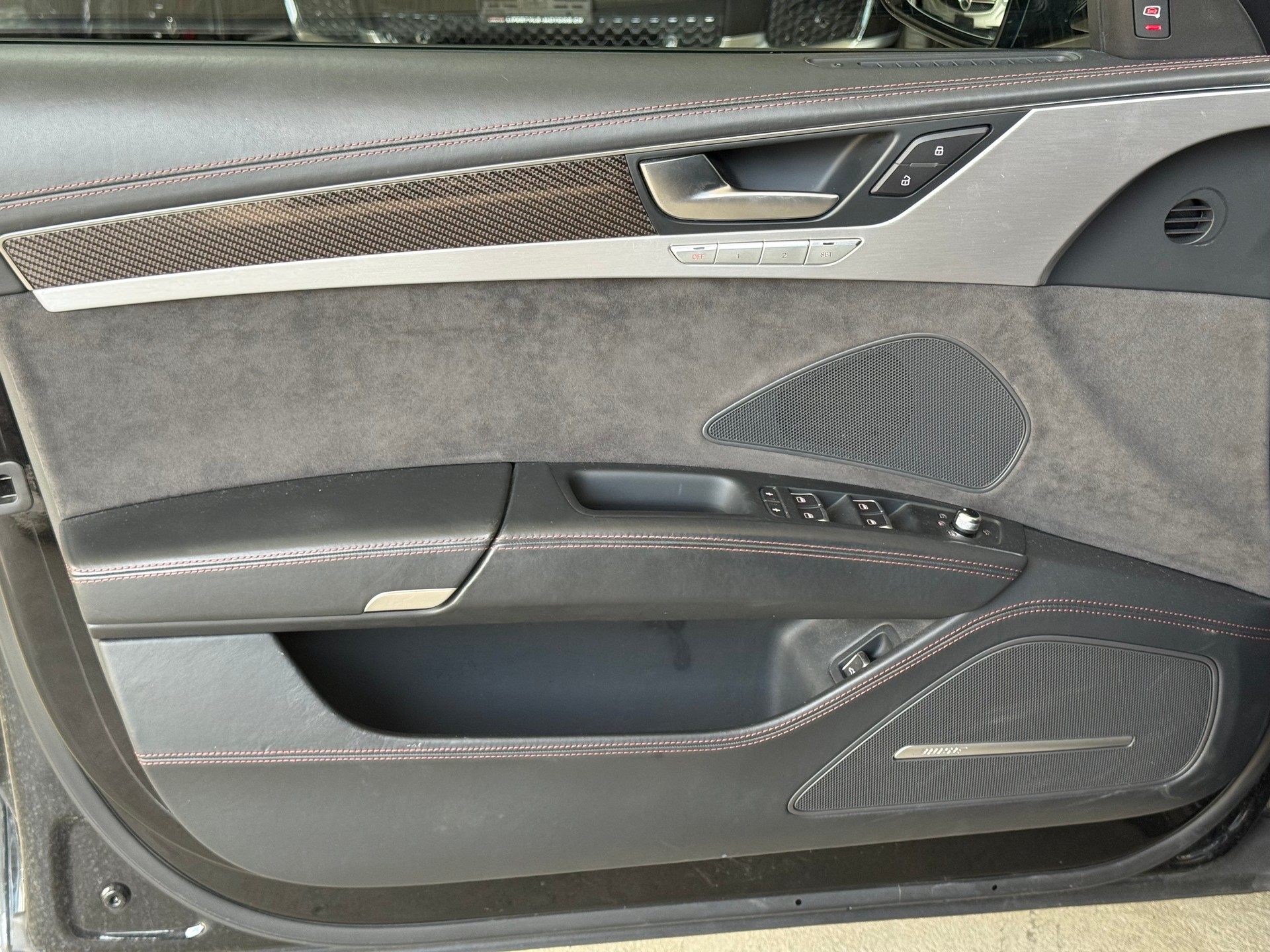 AUDI S8 4.0 TFSI V8 plus quattro tiptronic-image-5