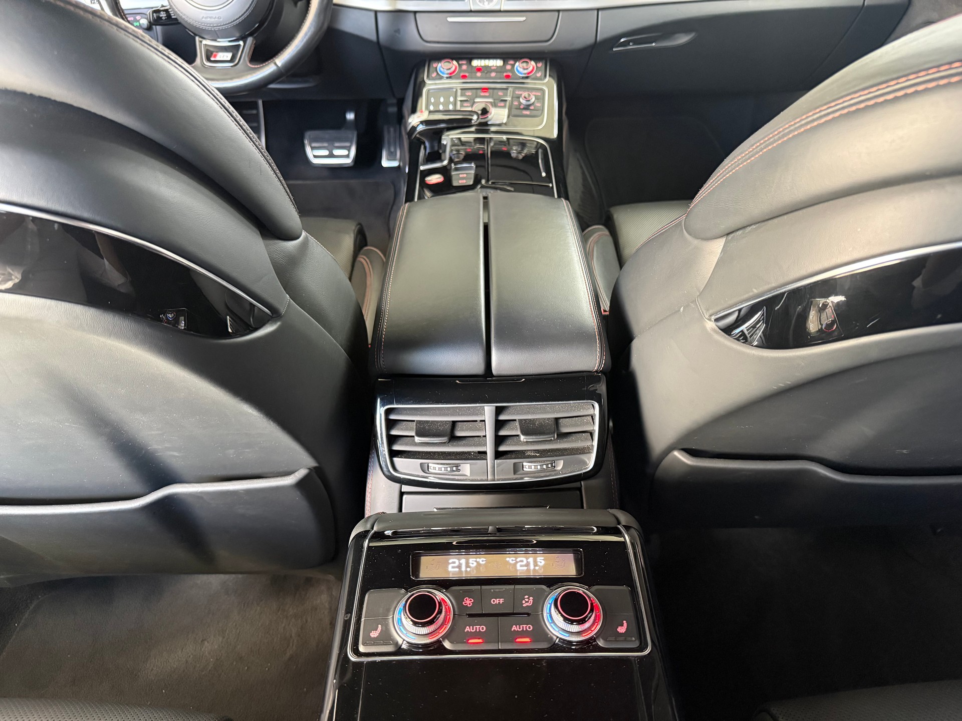 AUDI S8 4.0 TFSI V8 plus quattro tiptronic-image-13