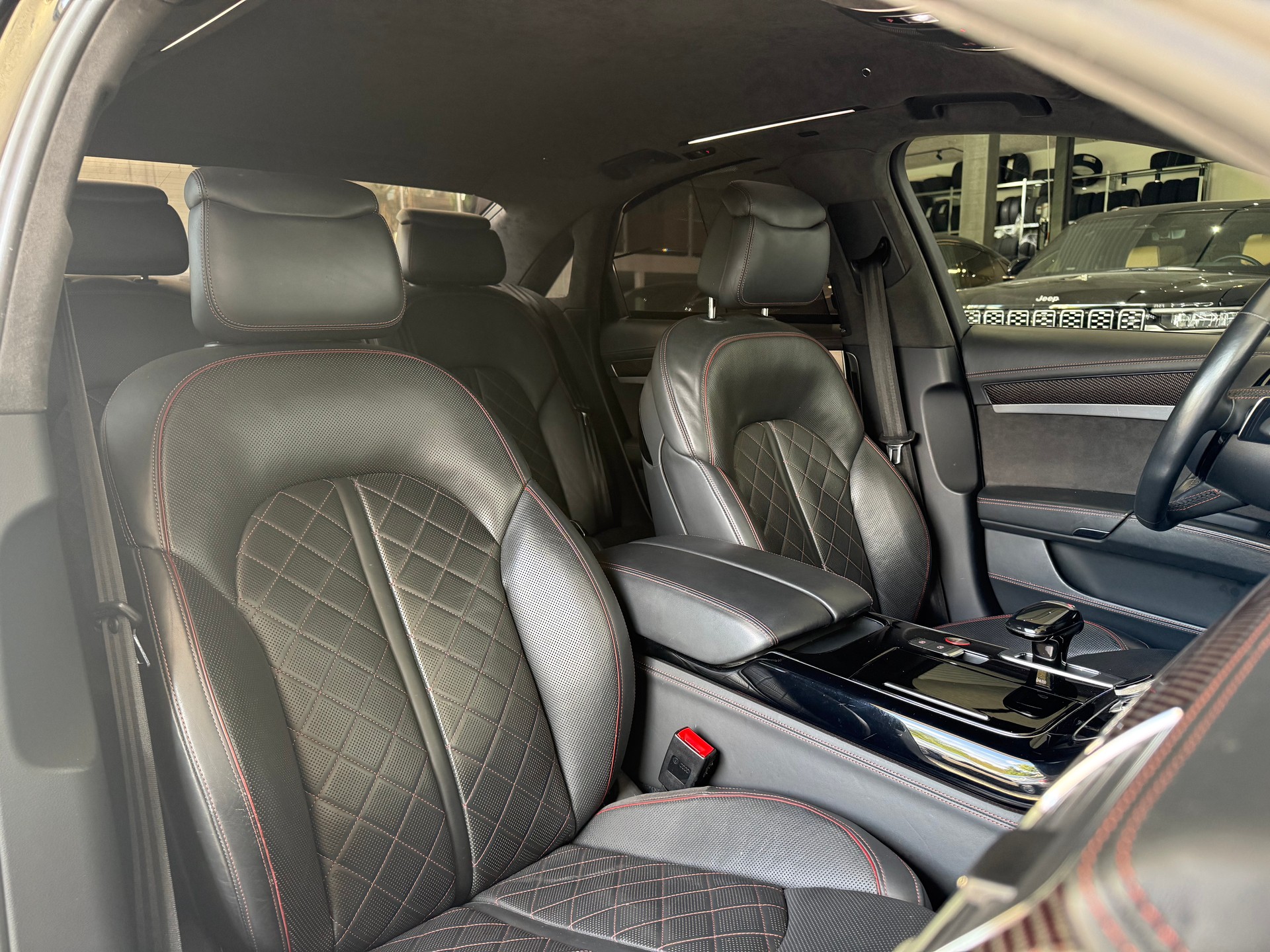 AUDI S8 4.0 TFSI V8 plus quattro tiptronic-image-11