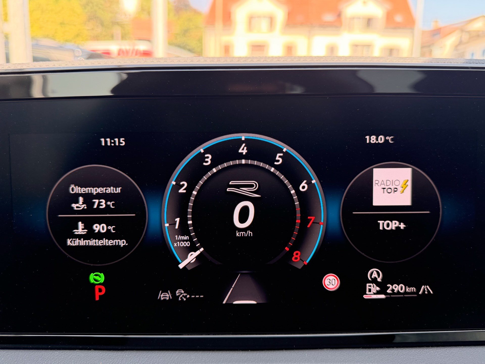 VW Tiguan 2.0 TDI DSG 4MOTION R-LINE *** PANORAMAGLASDACH & 360 GRAD KAMERA ***-image-9
