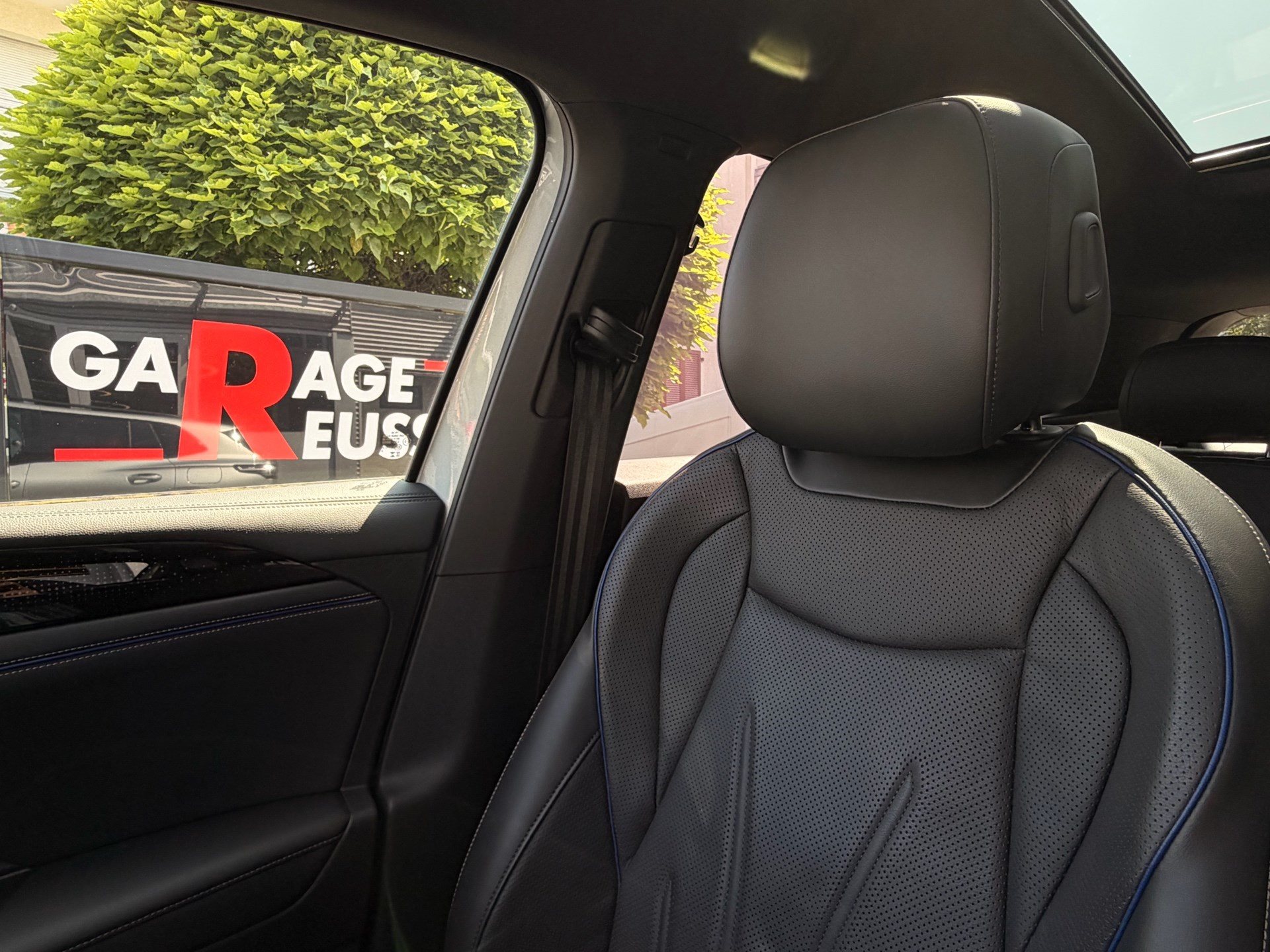 VW Tiguan 2.0 TDI DSG 4MOTION R-LINE *** PANORAMAGLASDACH & 360 GRAD KAMERA ***-image-27