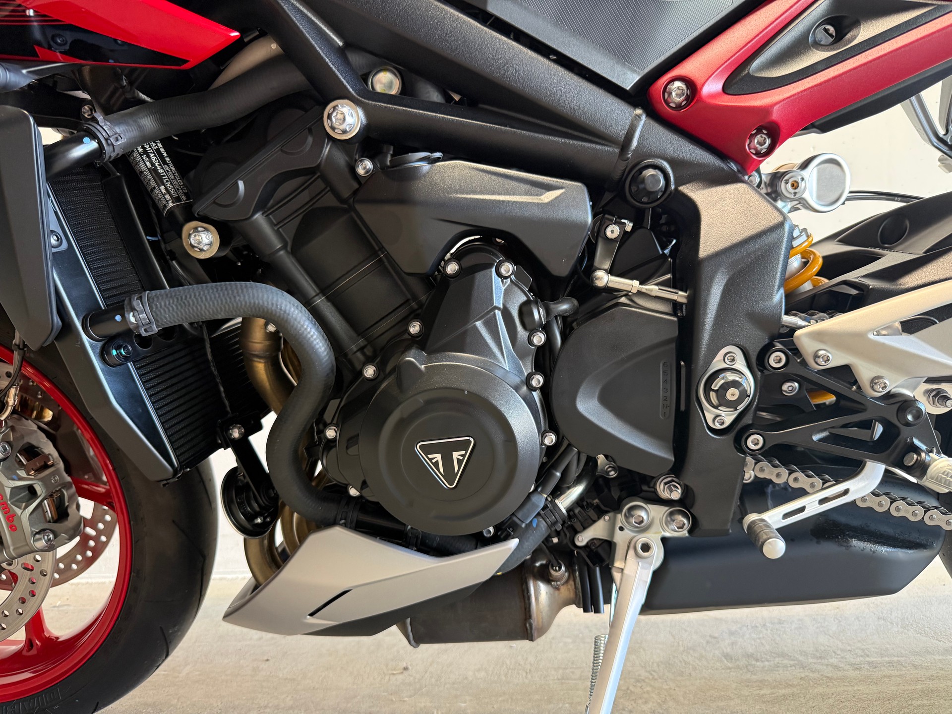 TRIUMPH Street Triple 765 RX-showroom-element-3